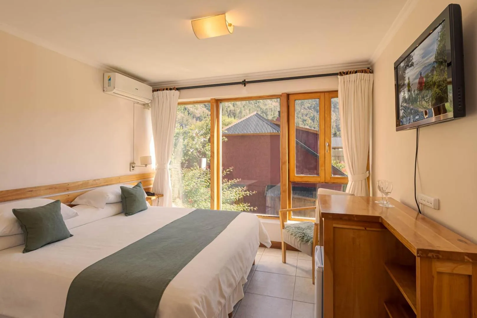 Photo of the whole room, Bed in Hotel Antiguos