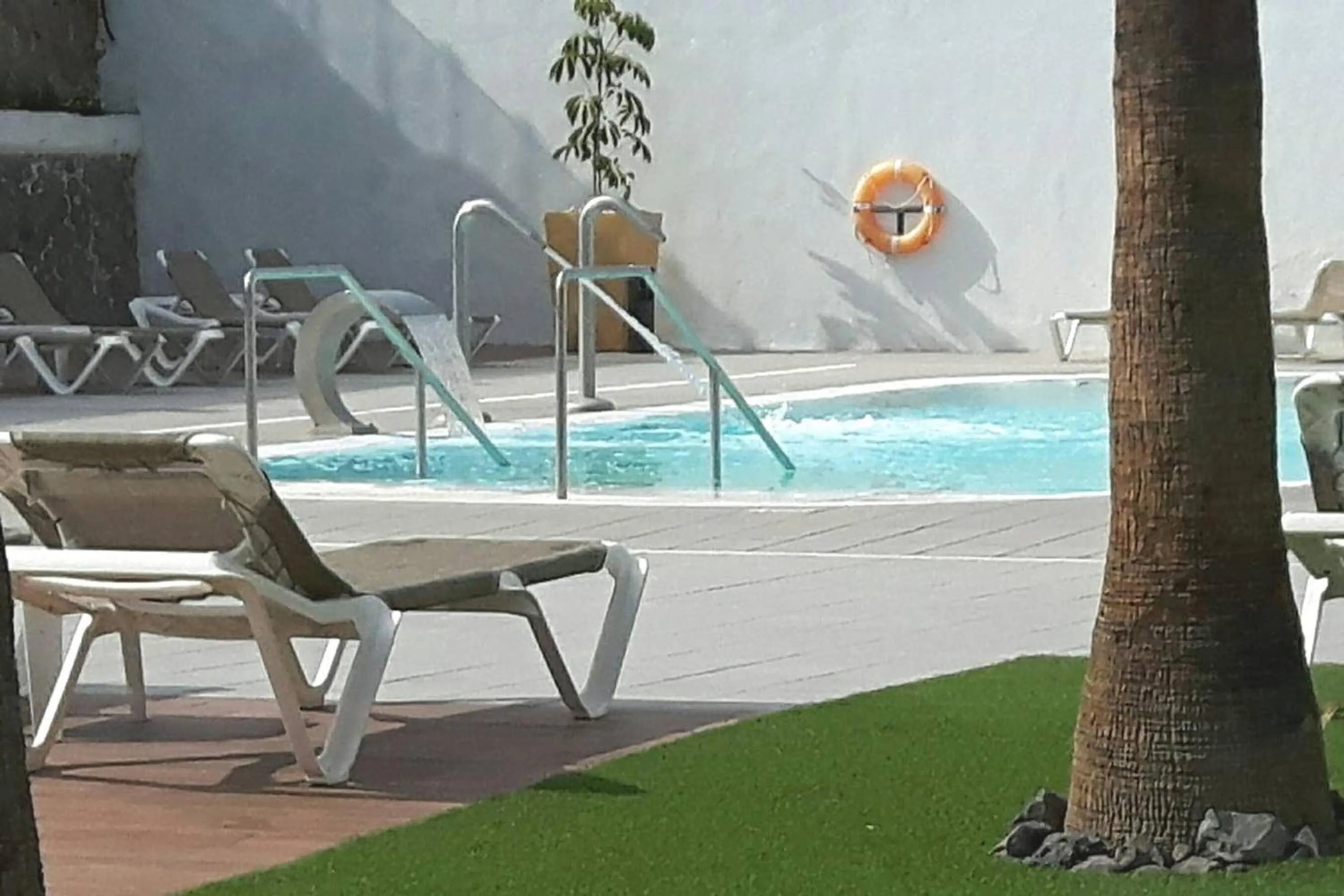 Swimming pool in Central and functional