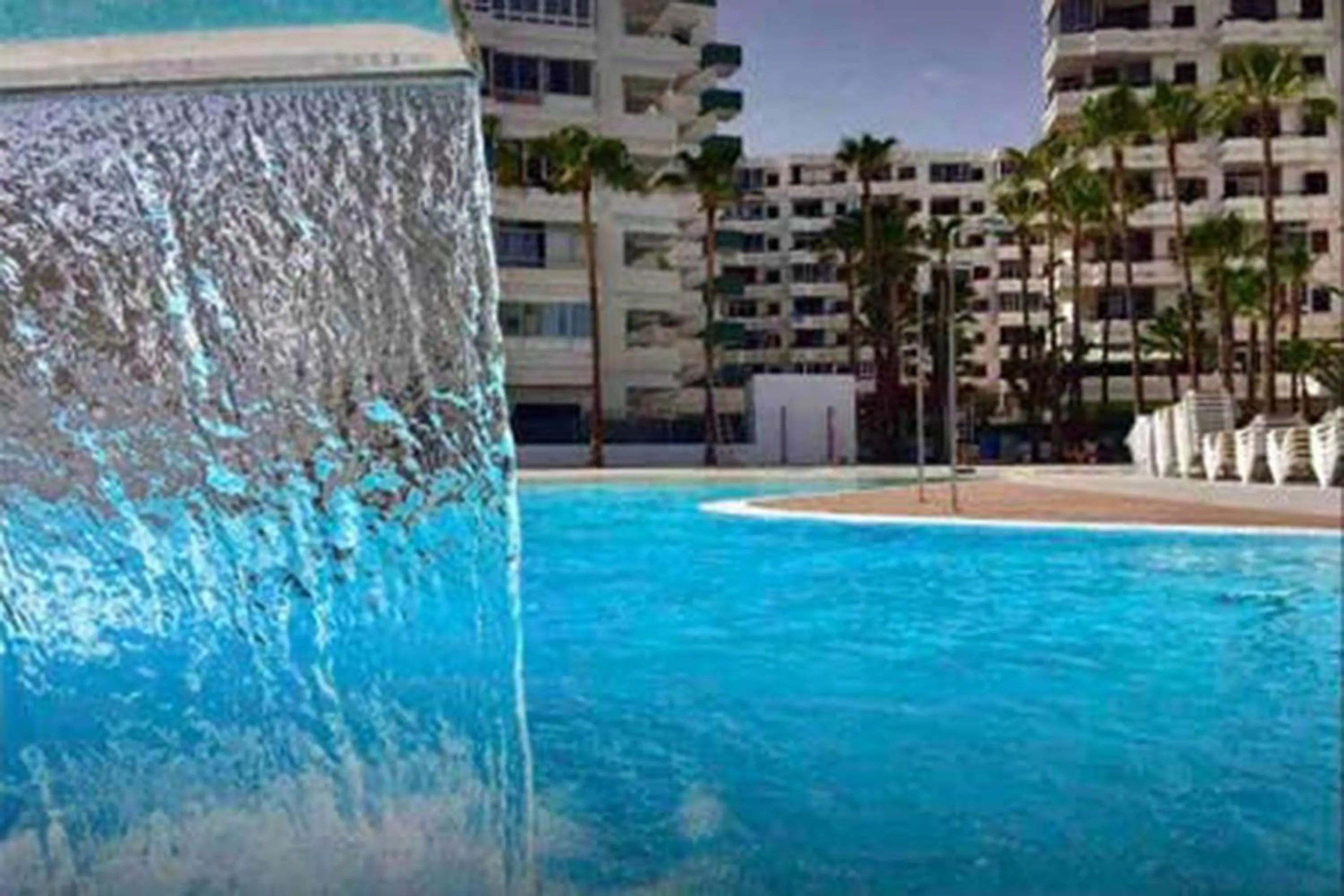 Swimming pool in Central and functional