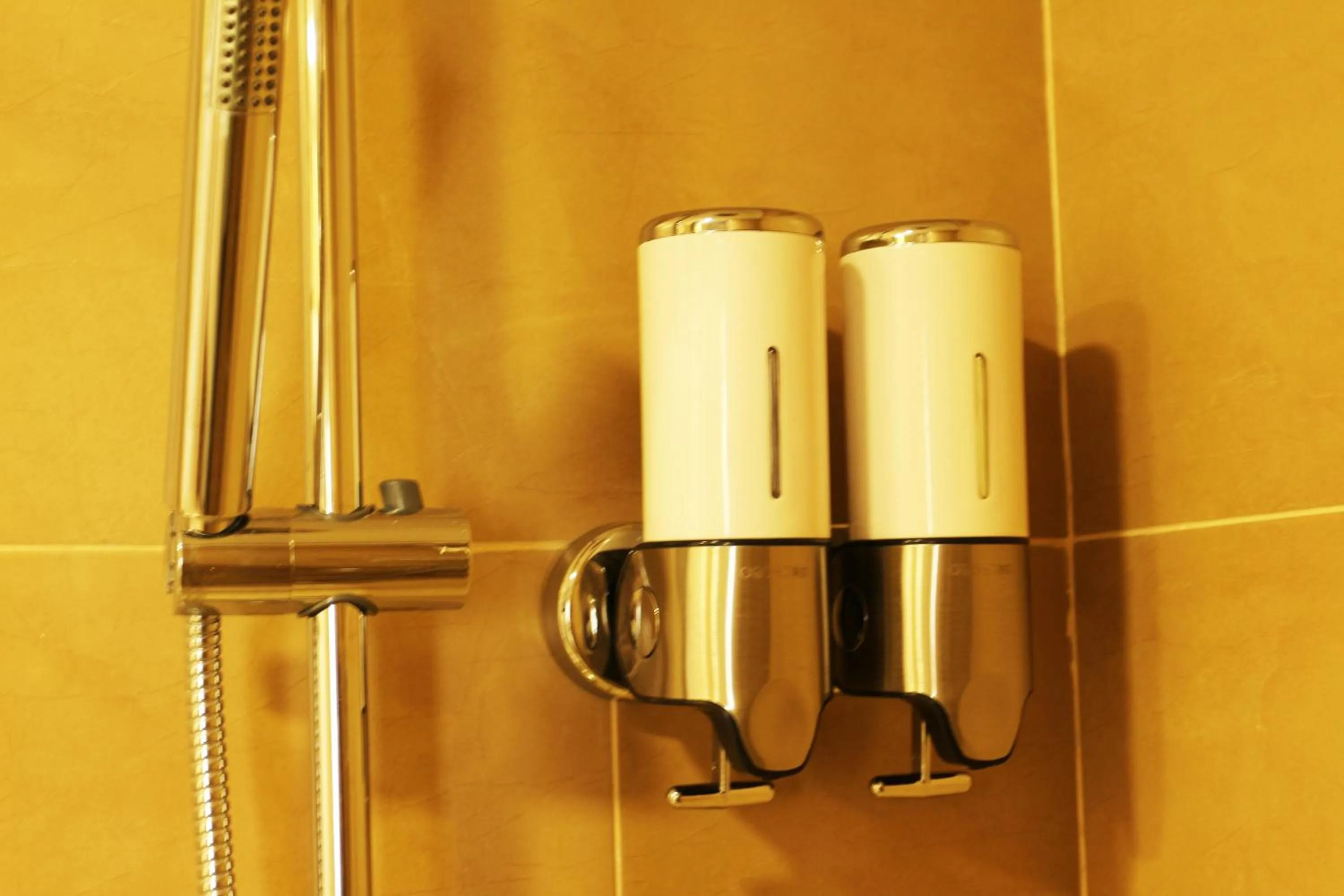 Bathroom in Central and functional