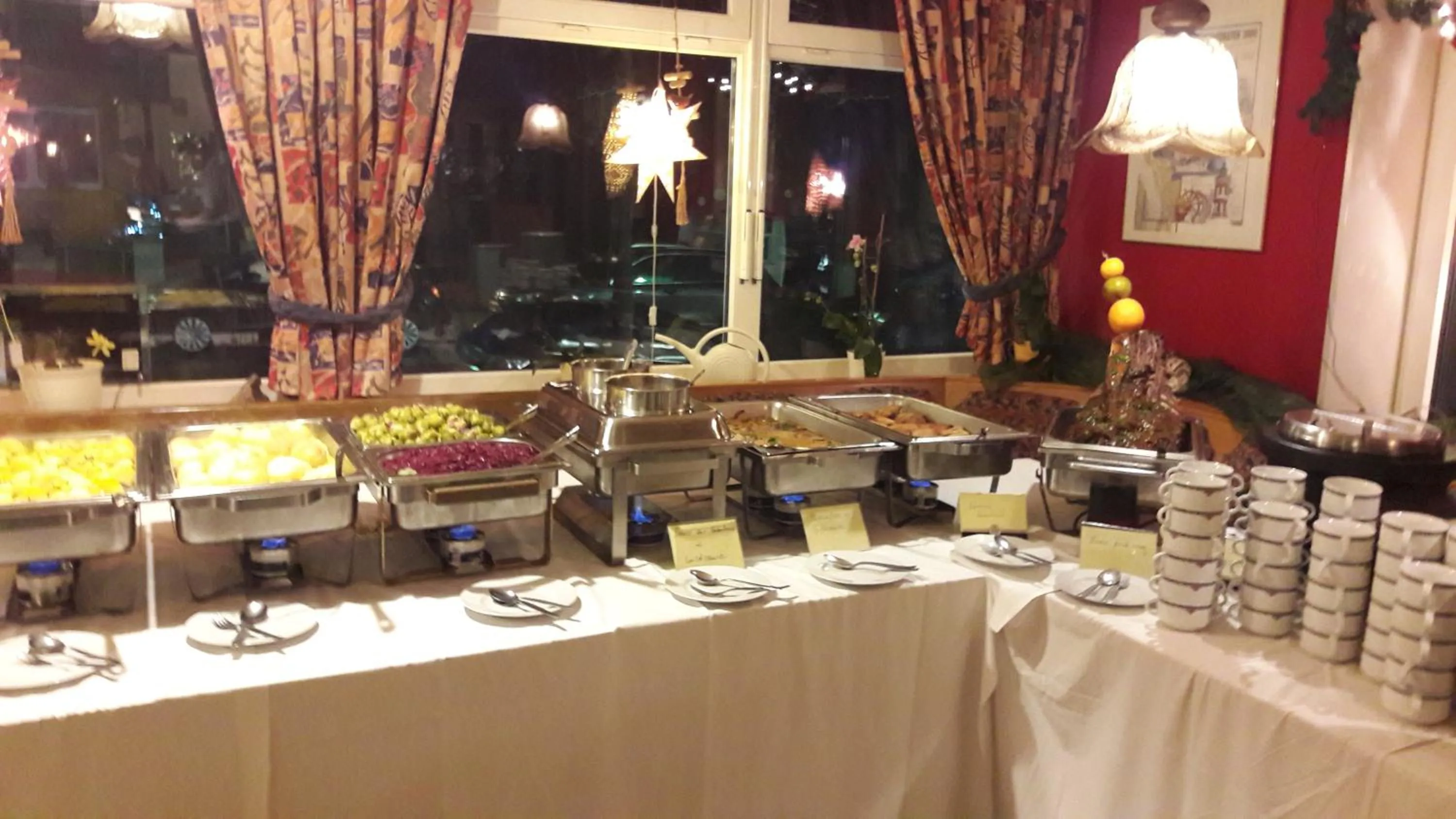 Meals in Hotel Lindenhof L1