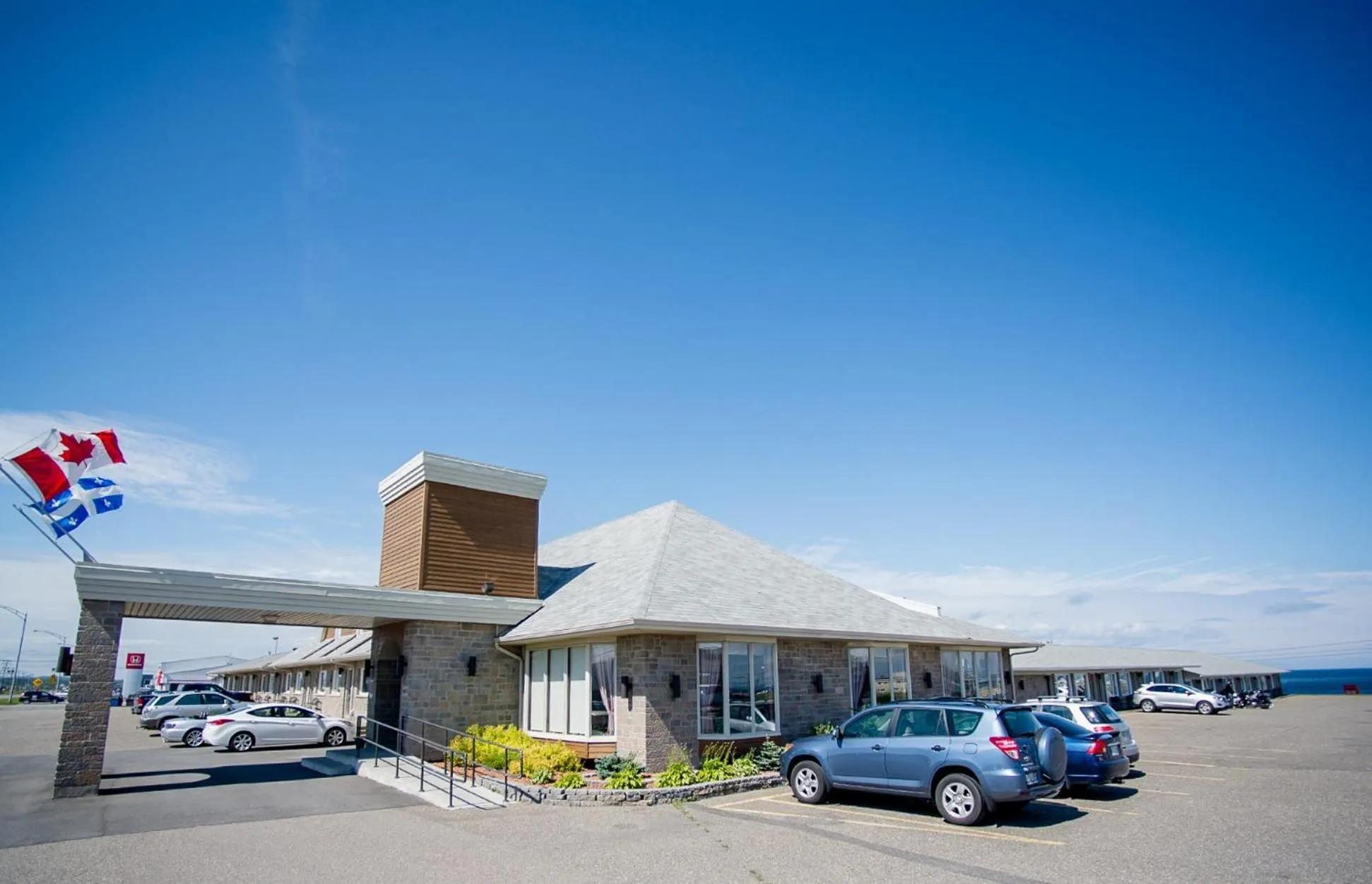 Property building in Hôtel Motel La Vigie