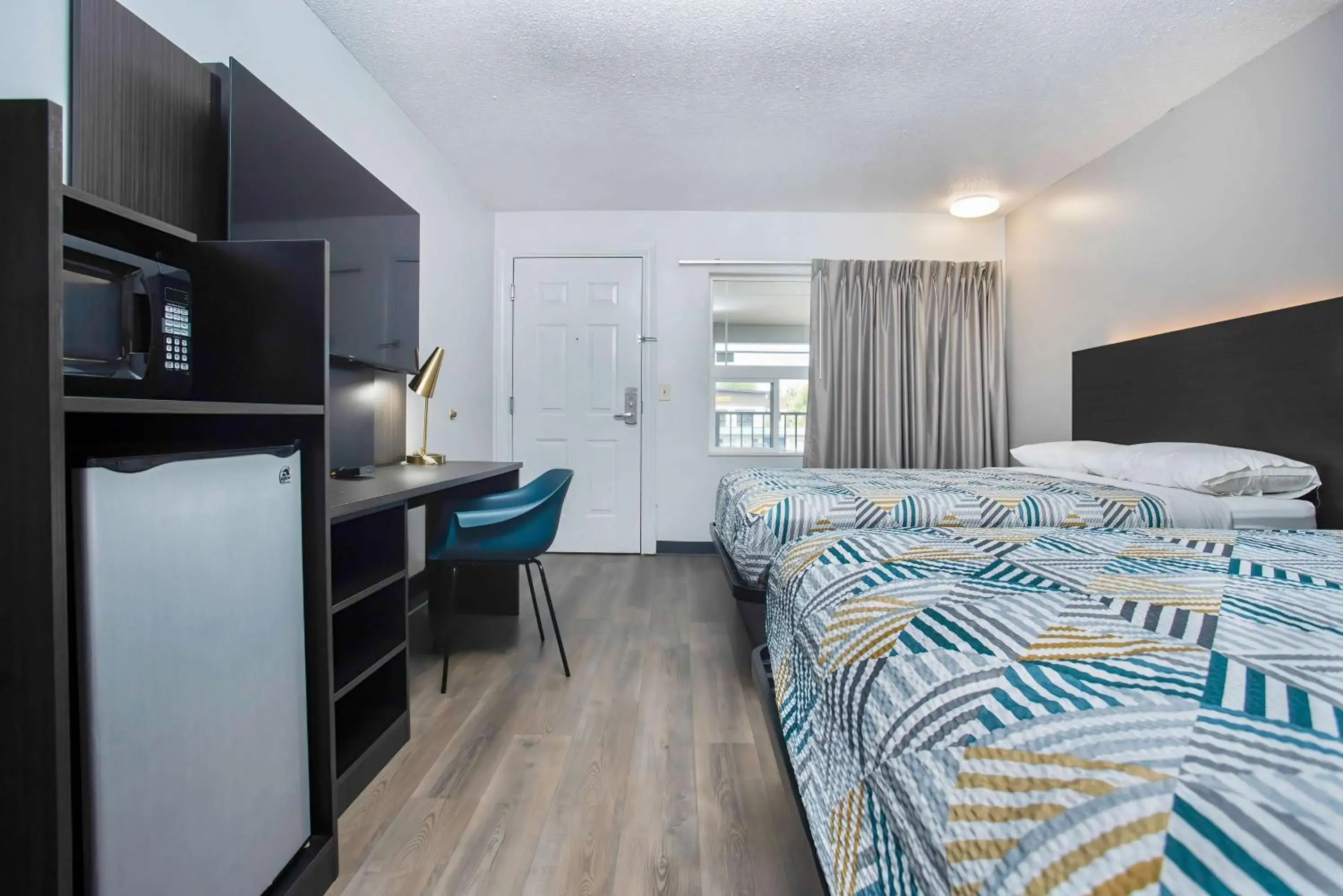 Bedroom, Bed in Motel 6-Bend, OR Bedroom, Bed in Motel 6-Bend, OR