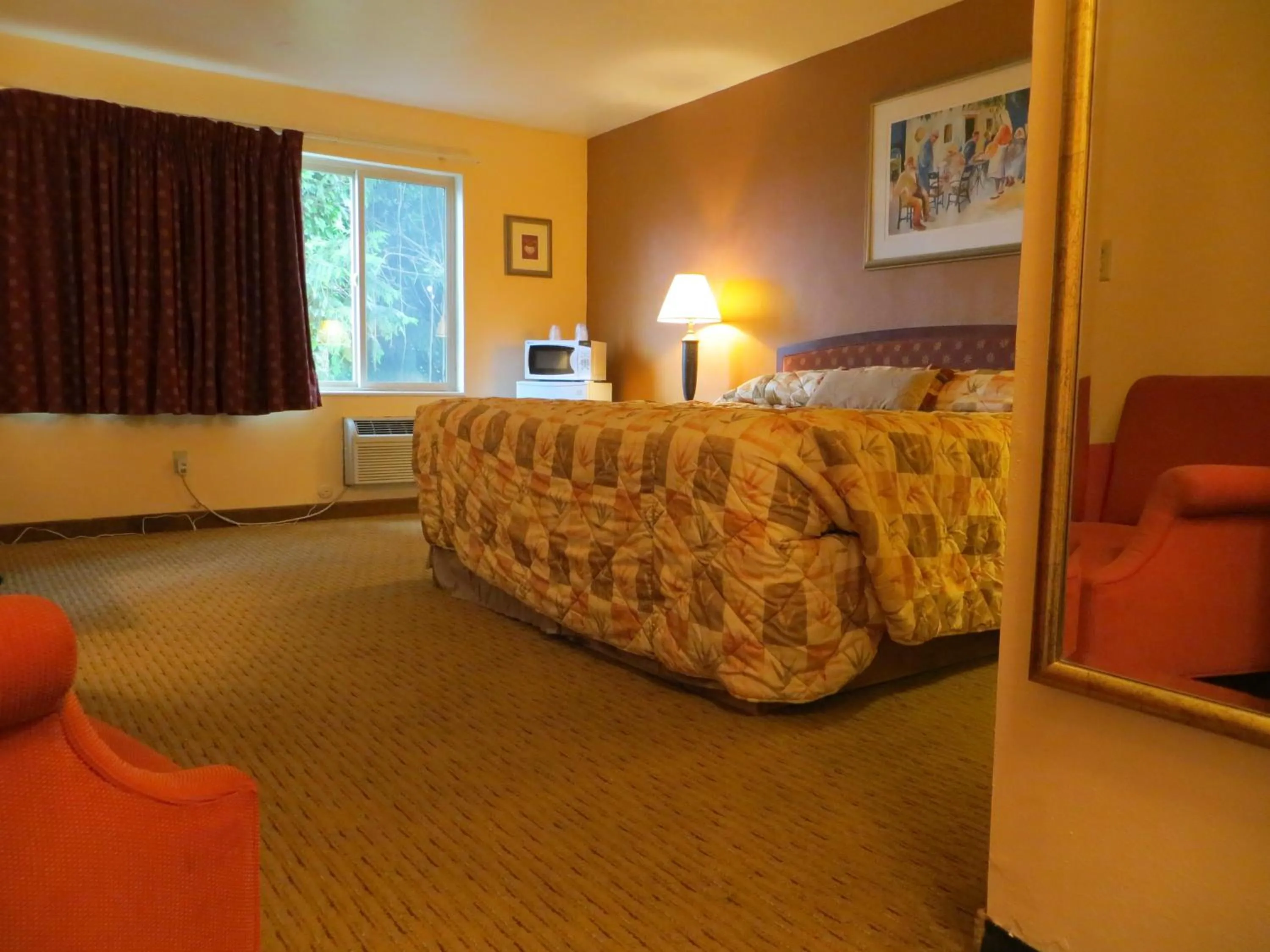 Bedroom, Bed in Cameo Motel - Portland