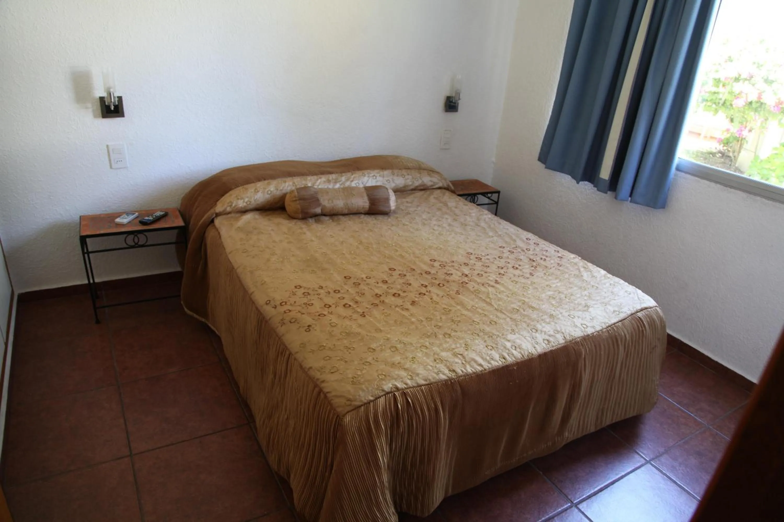 Photo of the whole room, Bed in Paradise Complejo Turístico