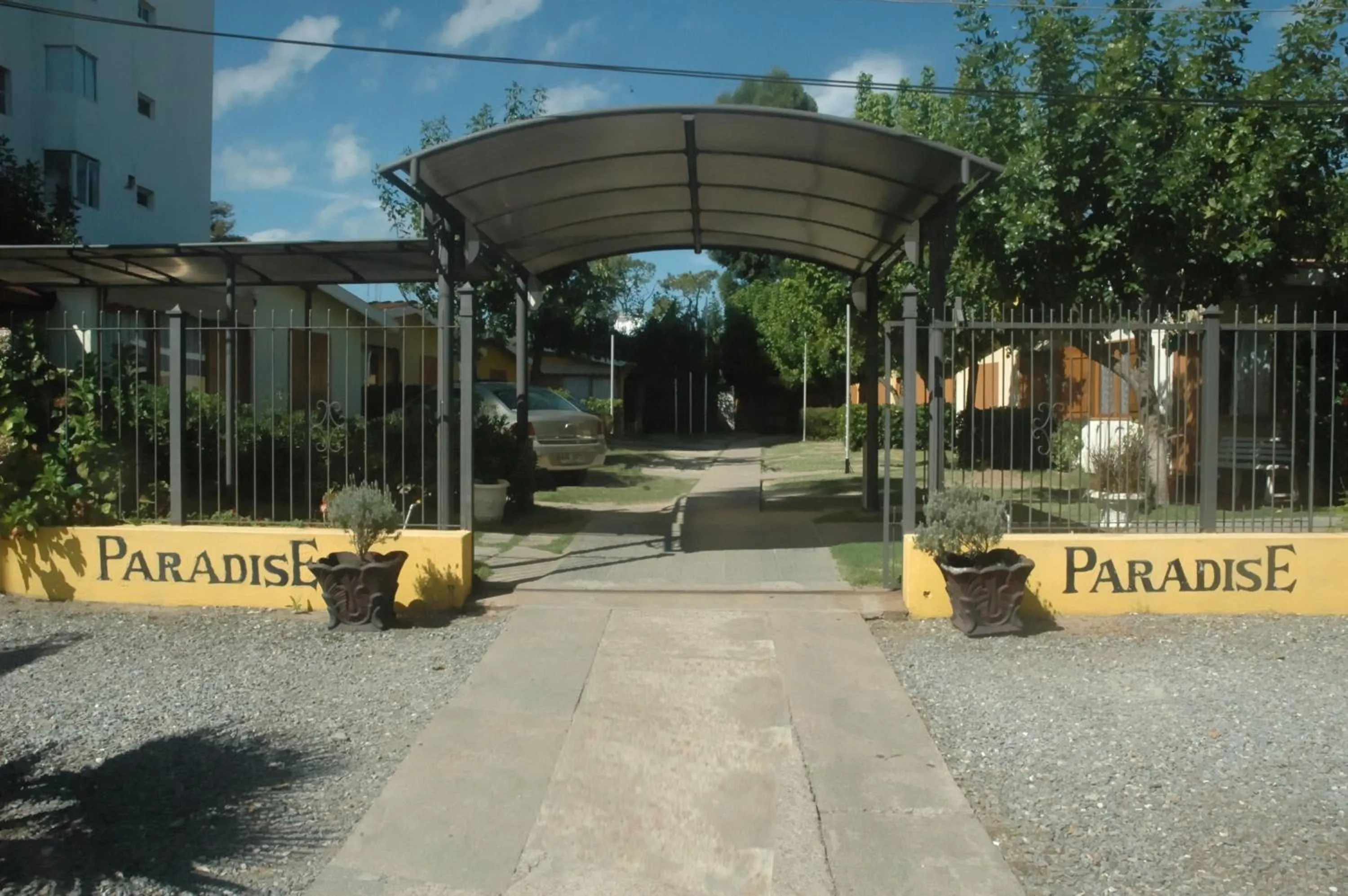 Facade/entrance in Paradise Complejo Turístico
