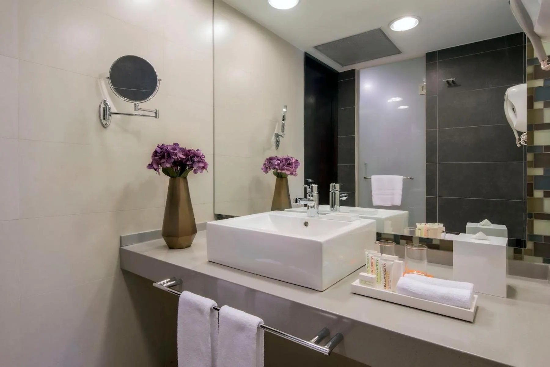 Bedroom in Hotel Novit