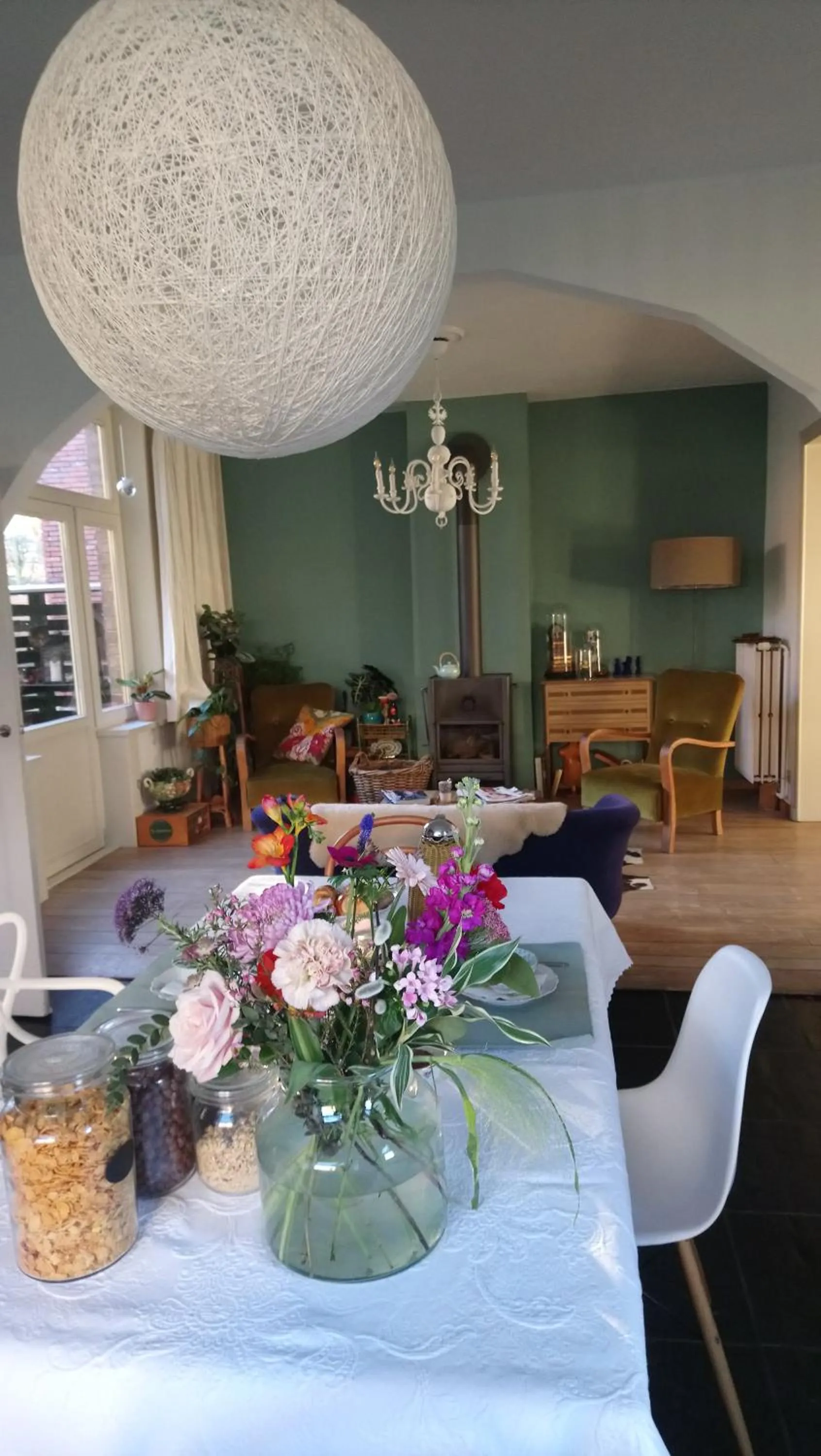 Dining area in Rachel