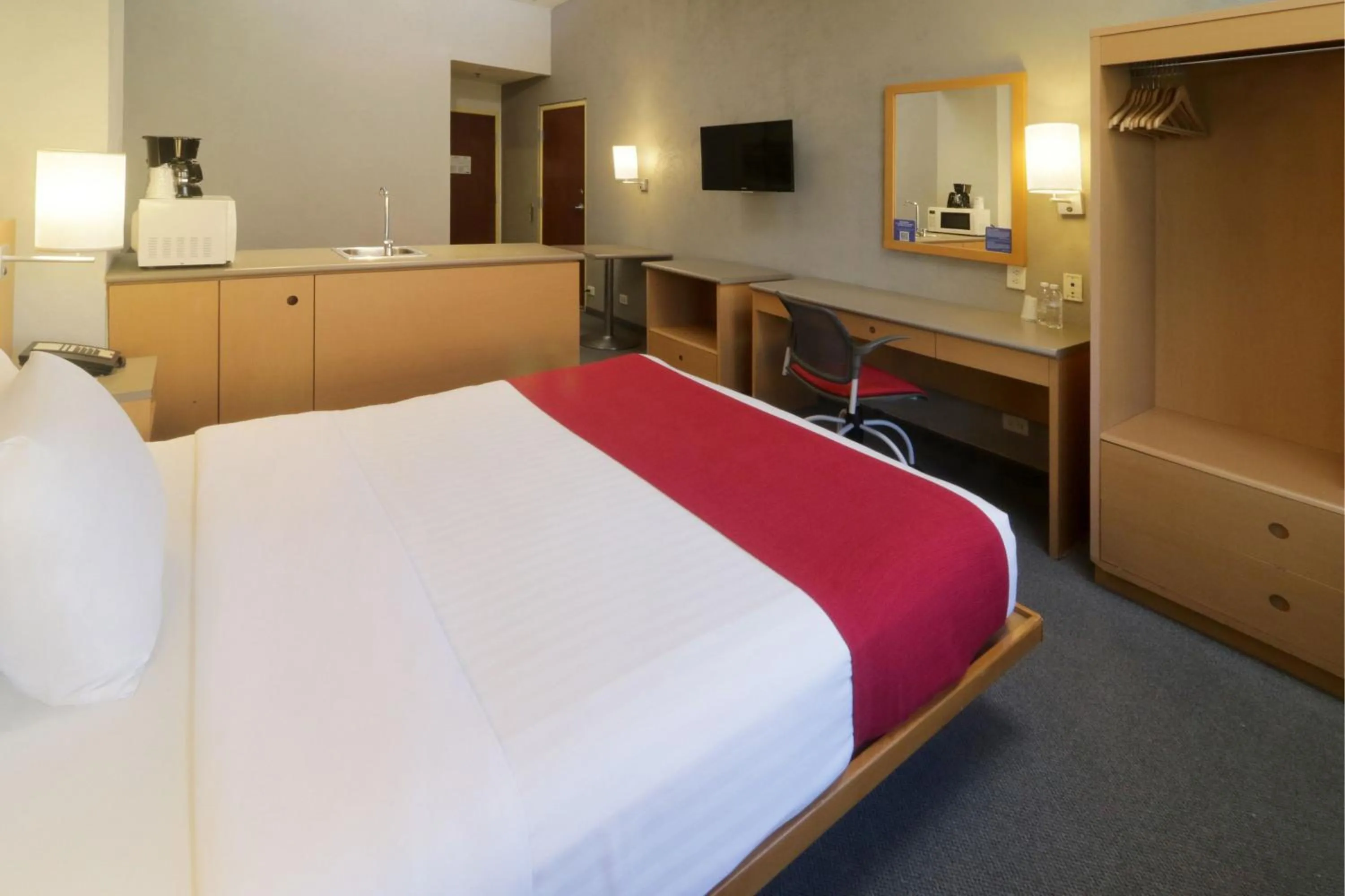 Bedroom, Bed in City Express by Marriott Nuevo Laredo