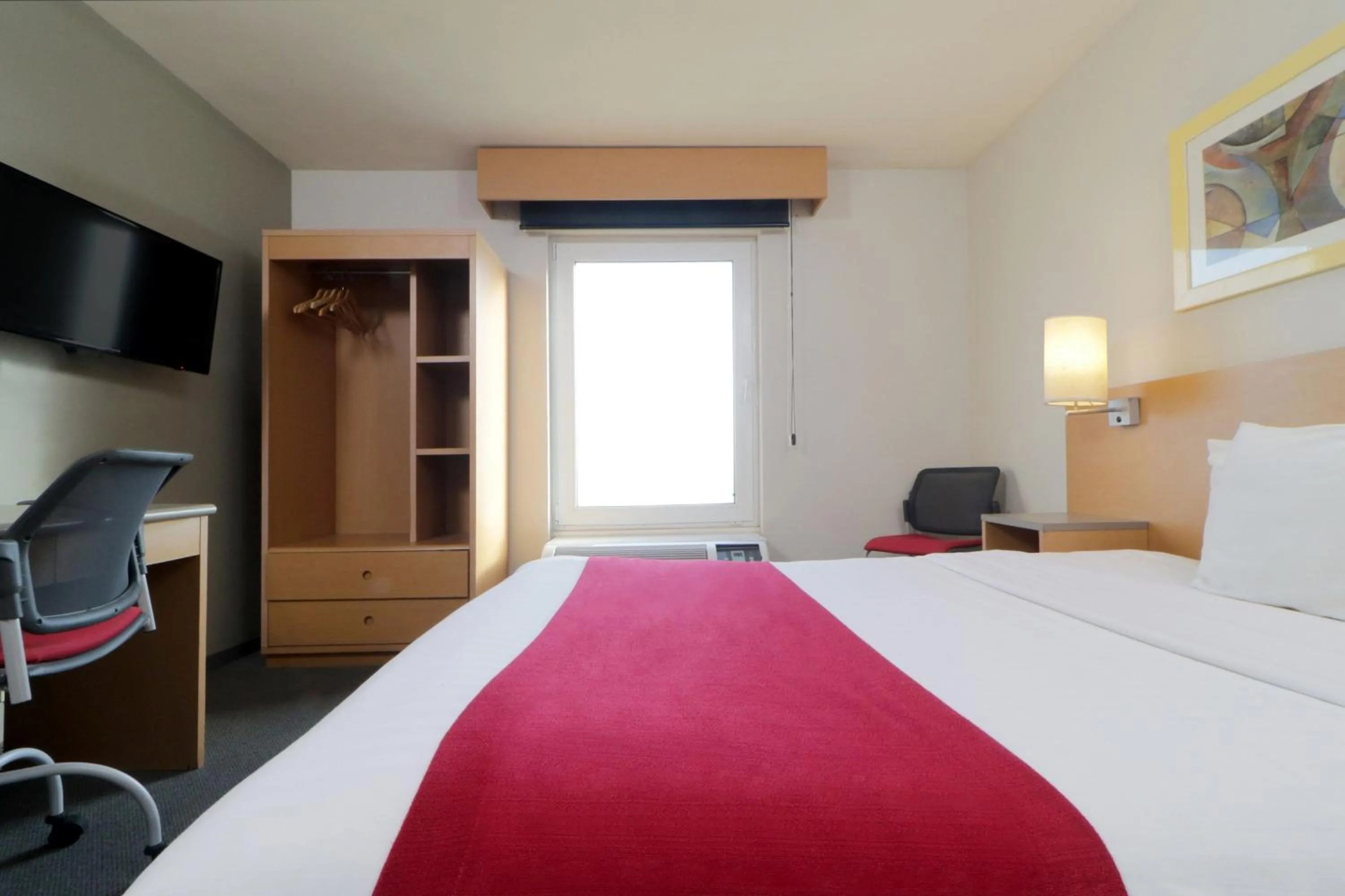 Bedroom, Bed in City Express by Marriott Nuevo Laredo