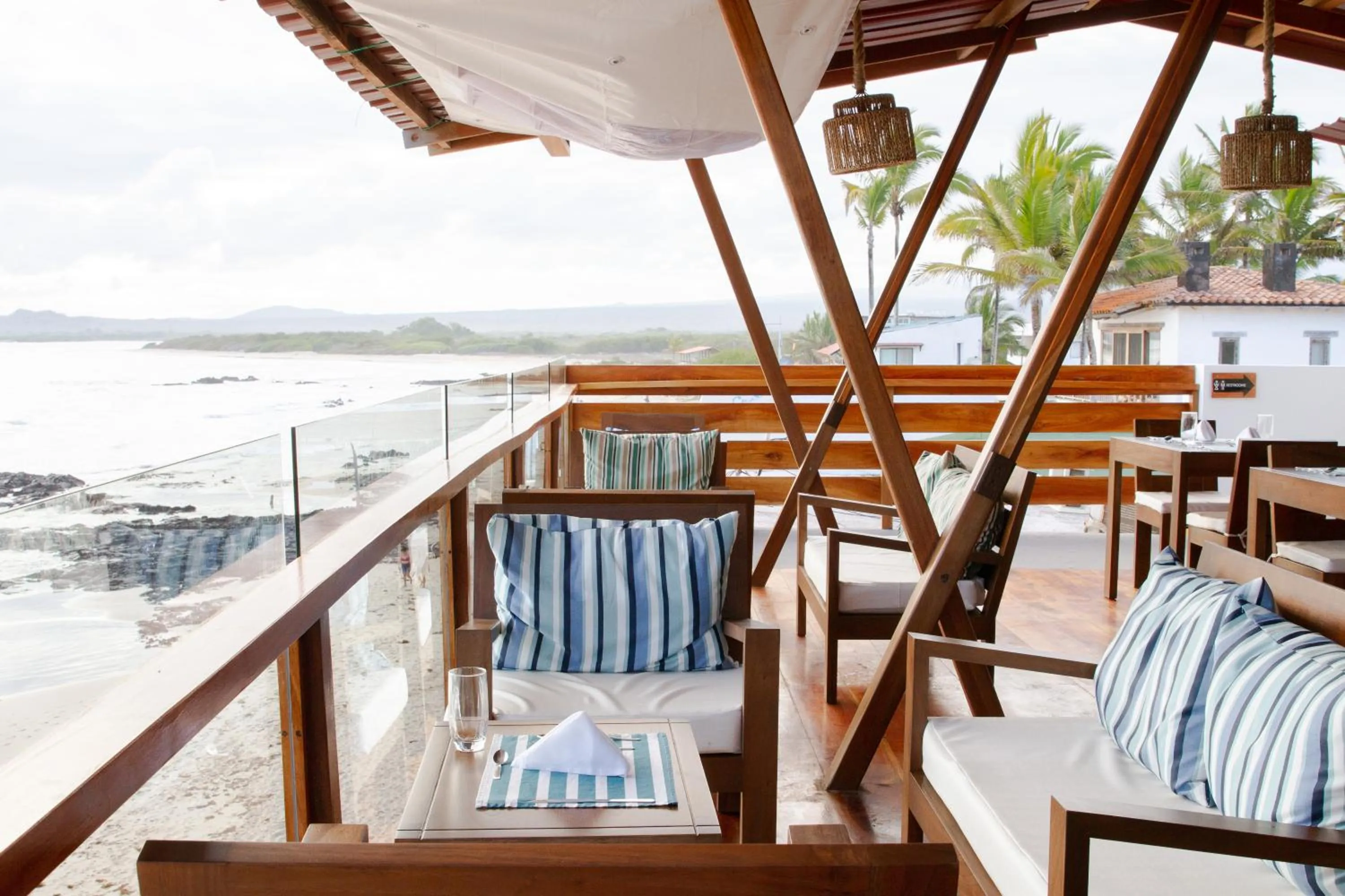 Breakfast in Cormorant Beach House