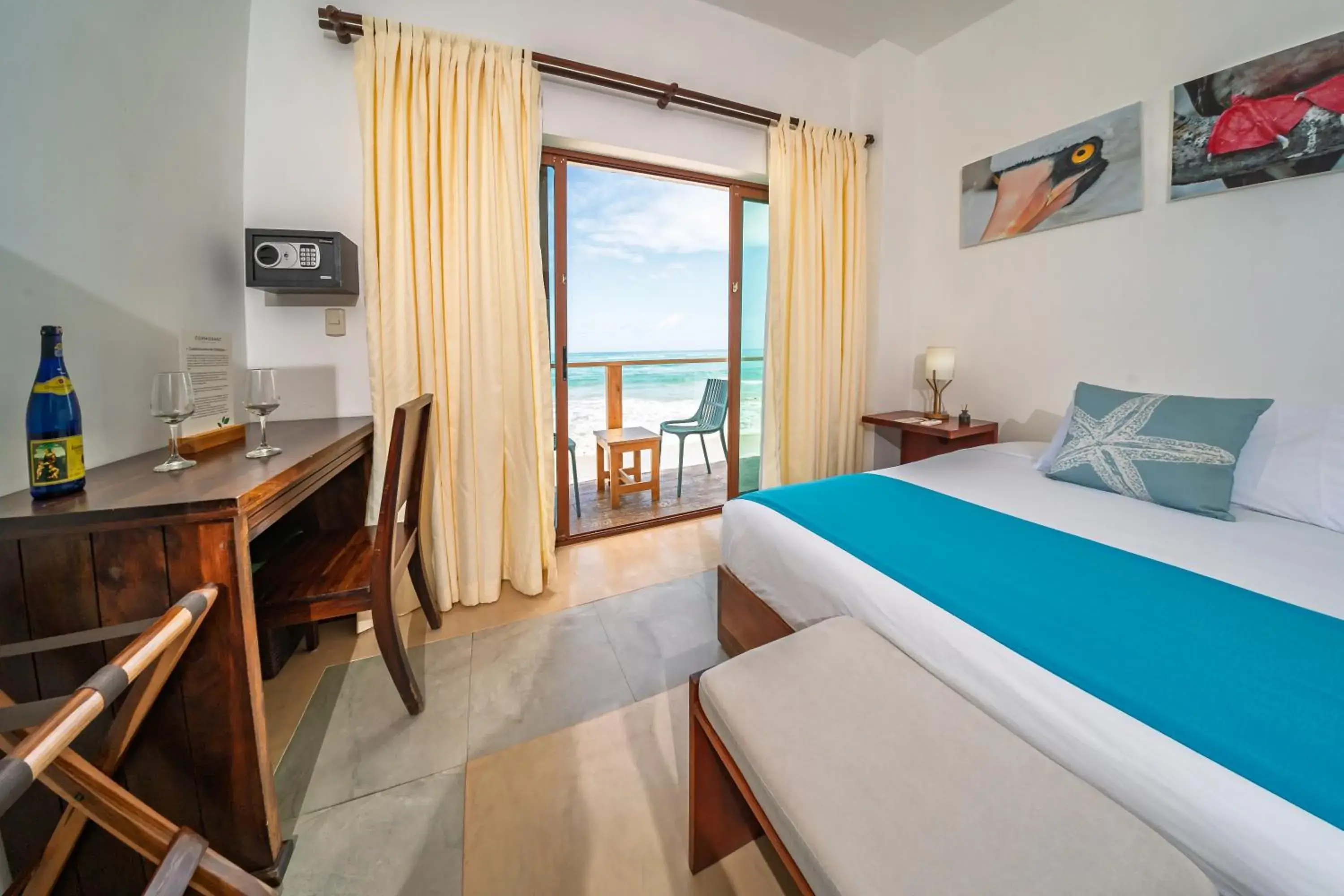 Double Room with Sea View in Cormorant Beach House Double Room with Sea View in Cormorant Beach House