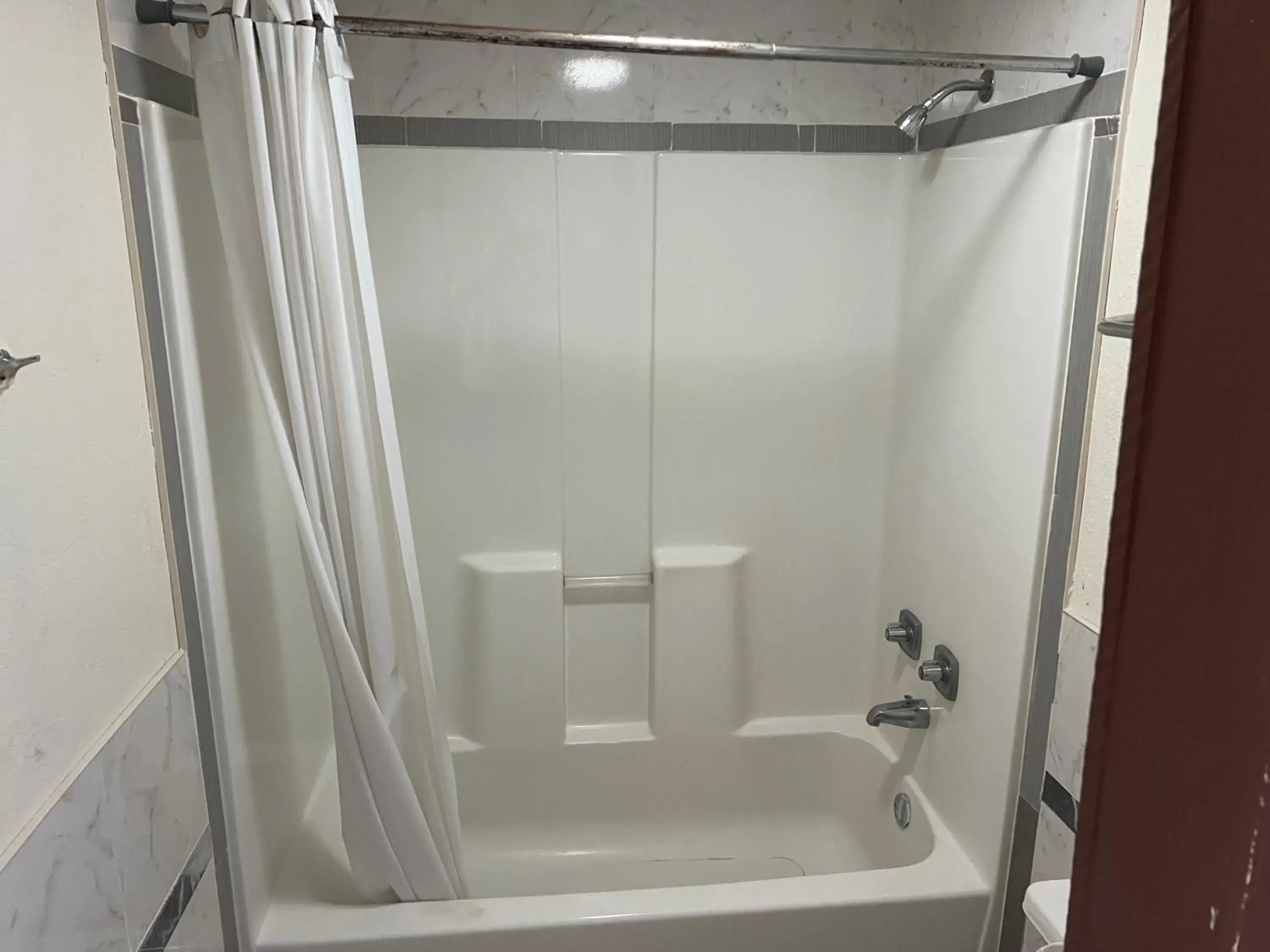 King Room - Non-Smoking in Sunrise Inn - Bradenton King Room - Non-Smoking in Sunrise Inn - Bradenton