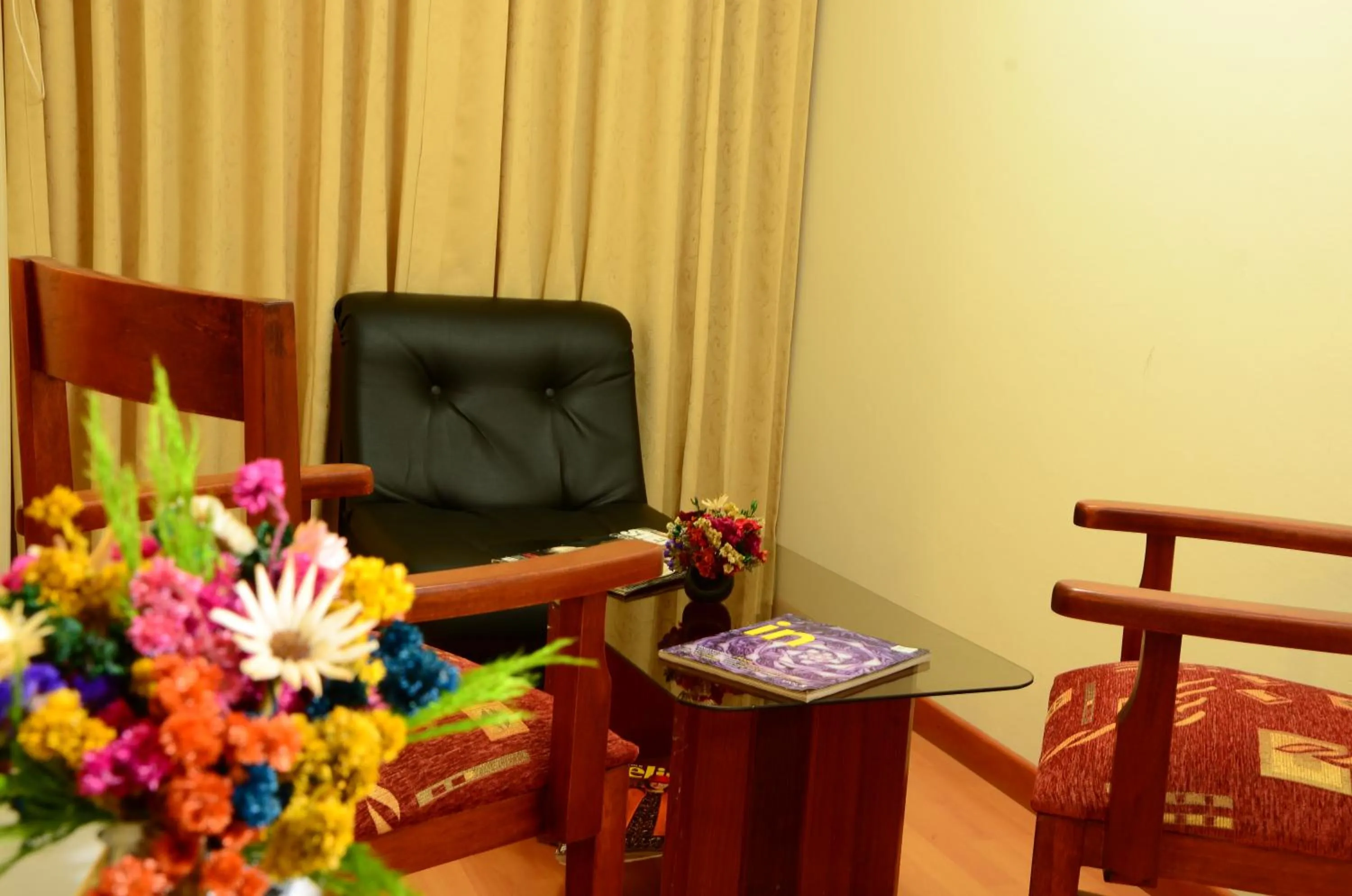 Living room in Golden Inca Hotel