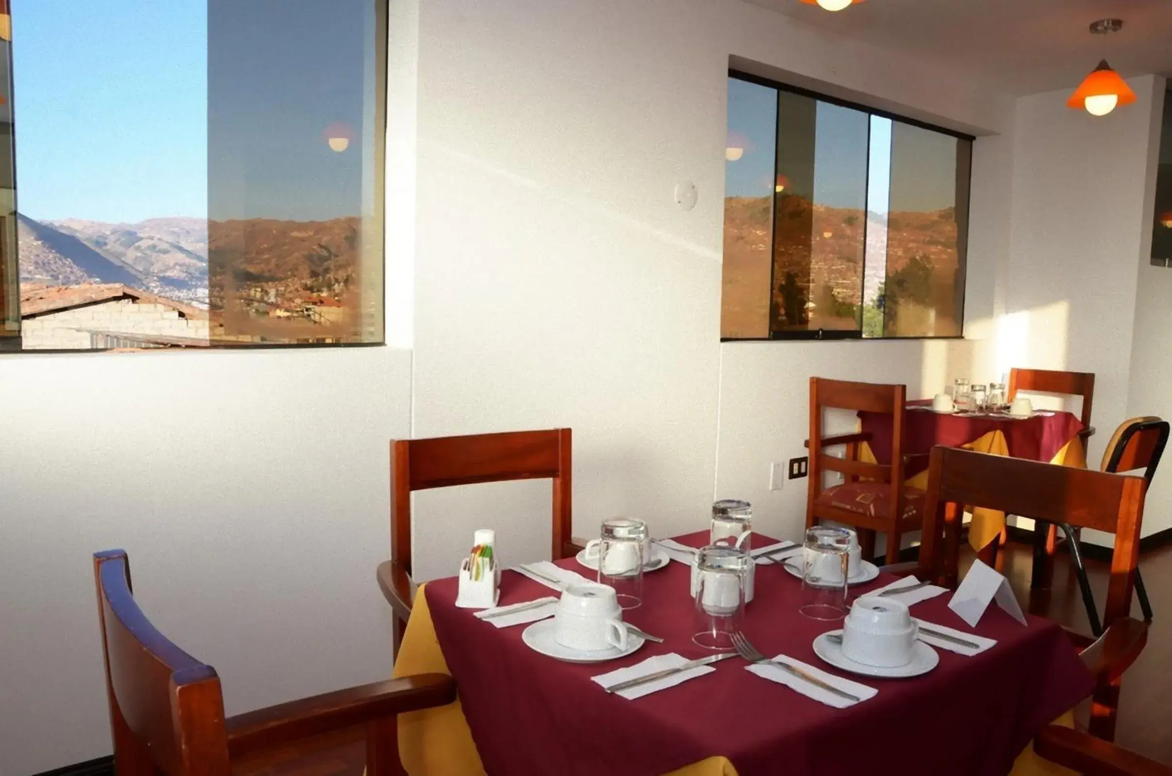Restaurant/places to eat in Golden Inca Hotel Restaurant/places to eat in Golden Inca Hotel