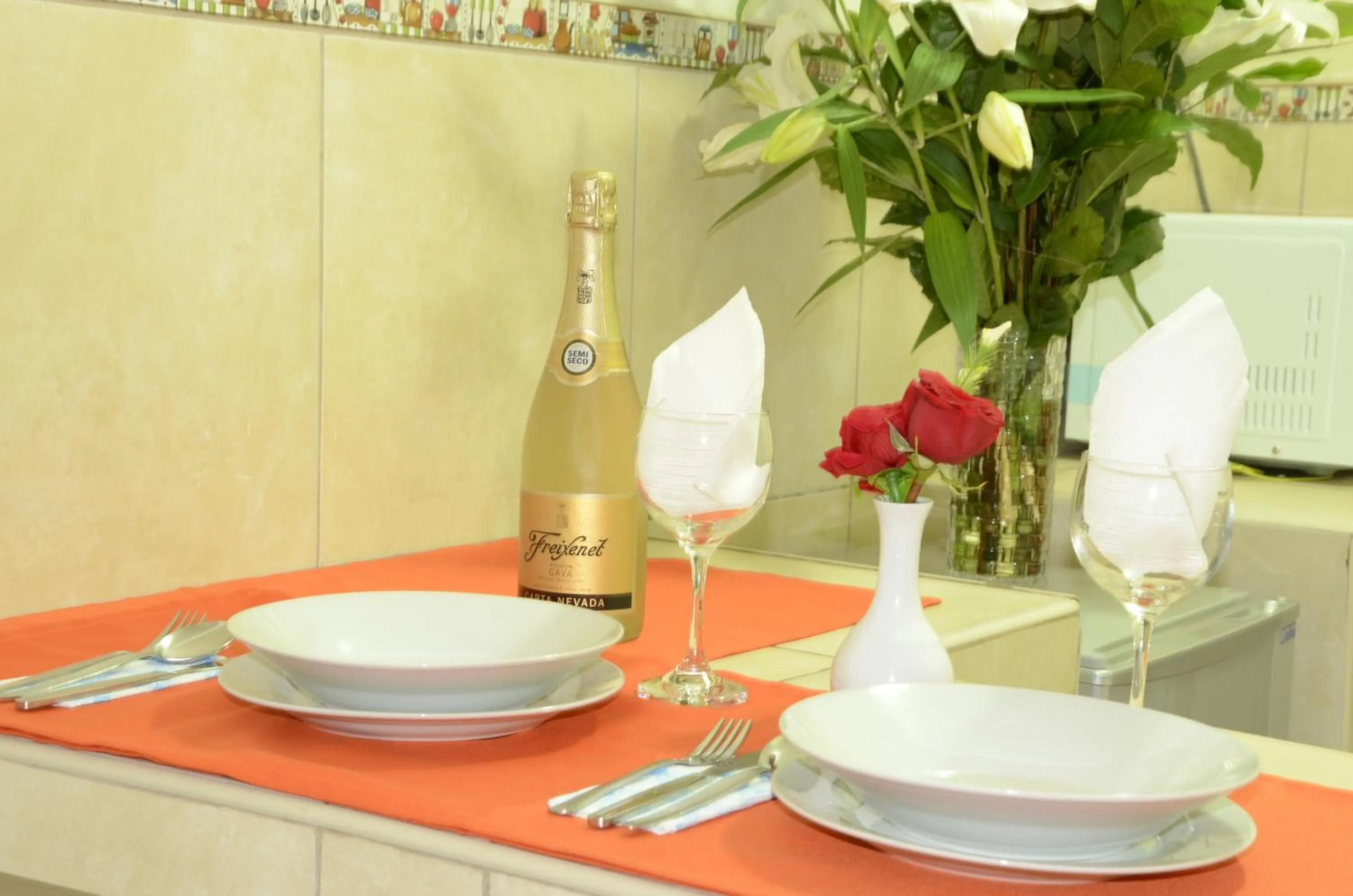 Kitchen or kitchenette in Golden Inca Hotel