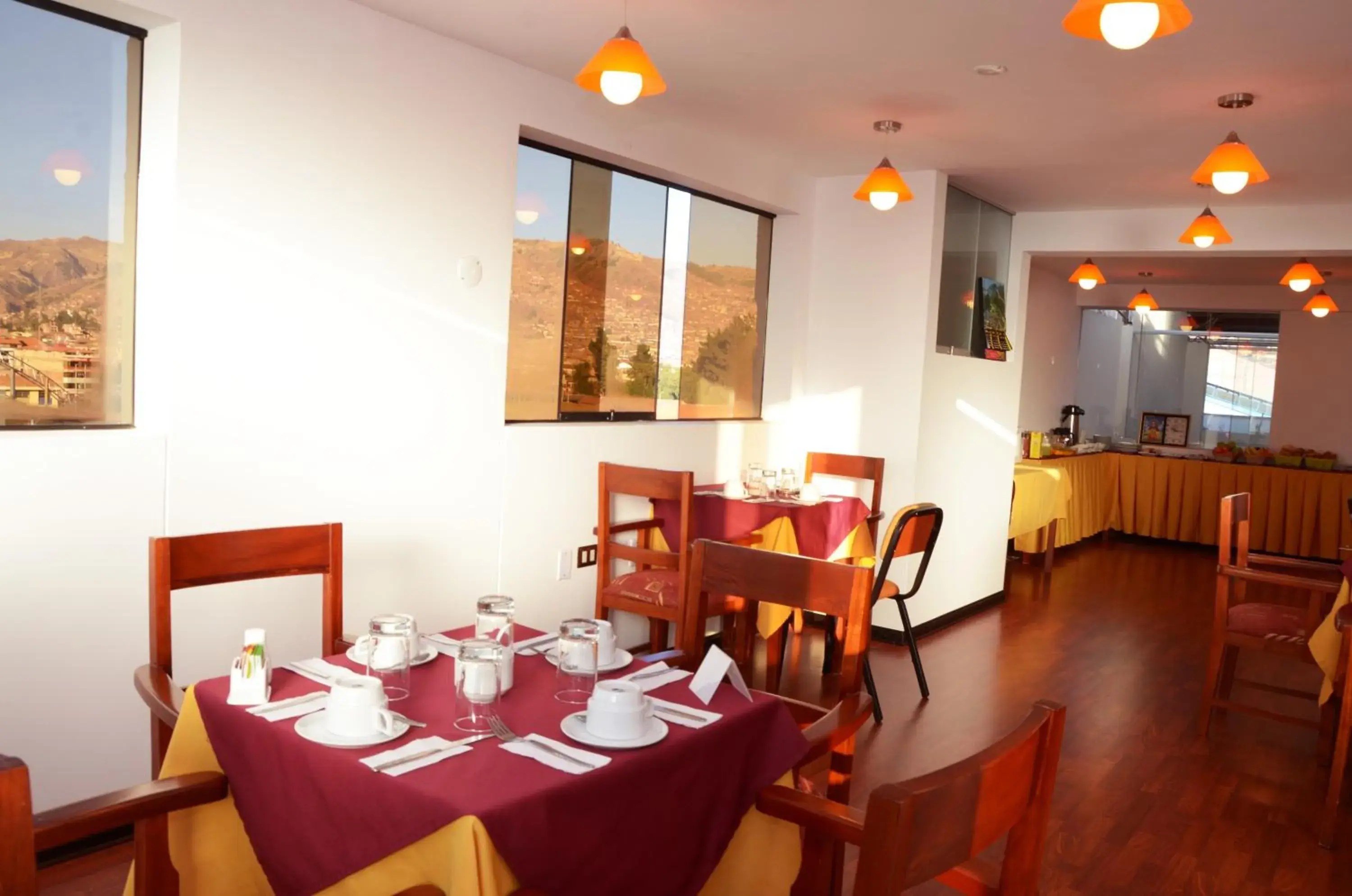 Restaurant/places to eat in Golden Inca Hotel Restaurant/places to eat in Golden Inca Hotel