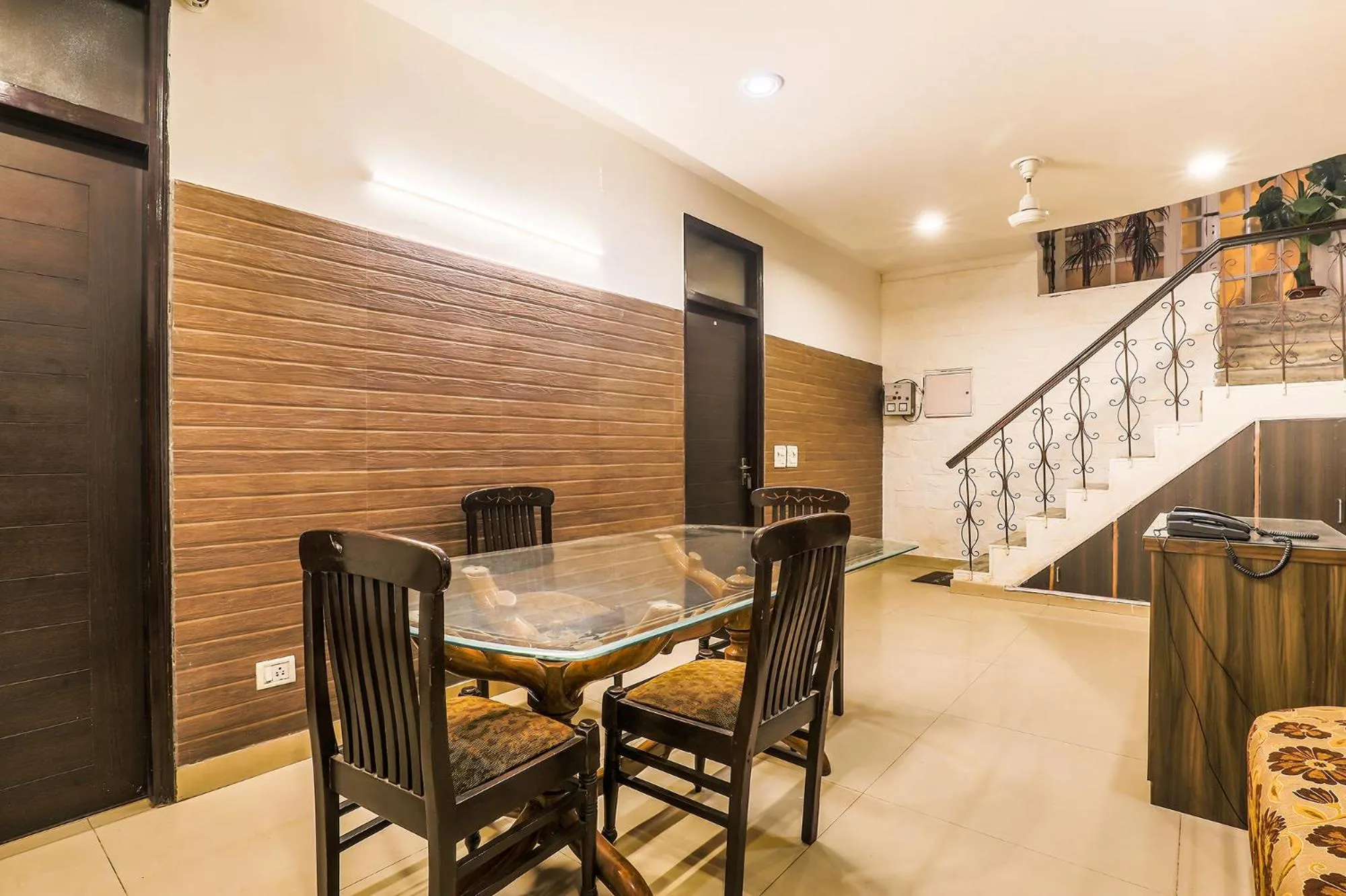 Seating area in FabExpress Hemkunt Mansion