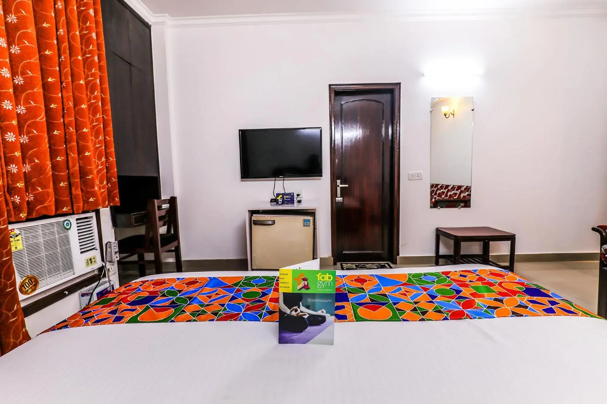 Seating area, Bed in FabExpress Hemkunt Mansion Seating area, Bed in FabExpress Hemkunt Mansion