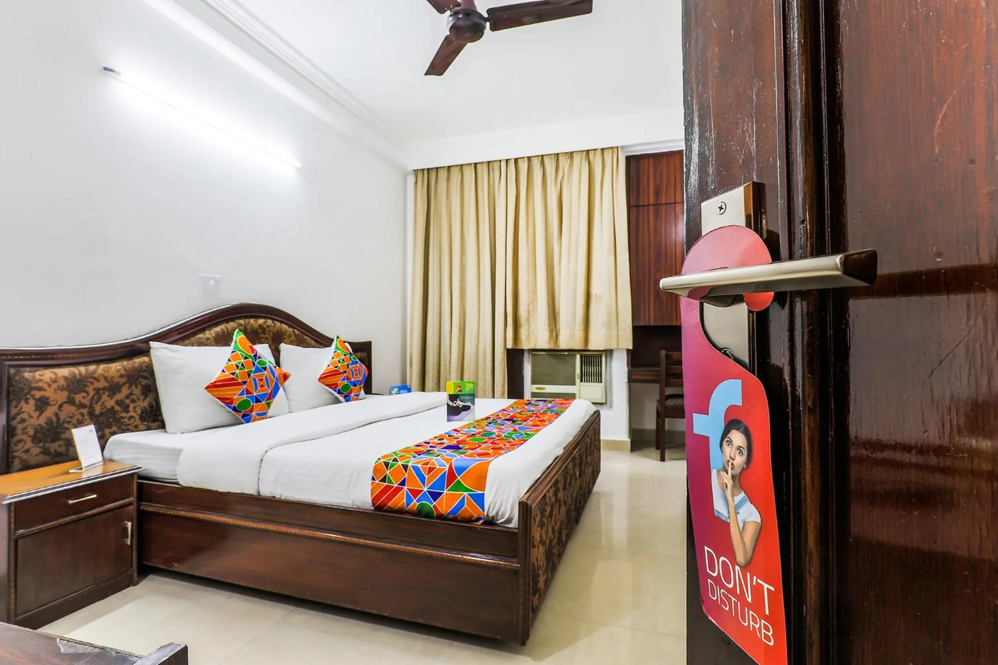 Seating area, Bed in Via Hemkunt Mansion