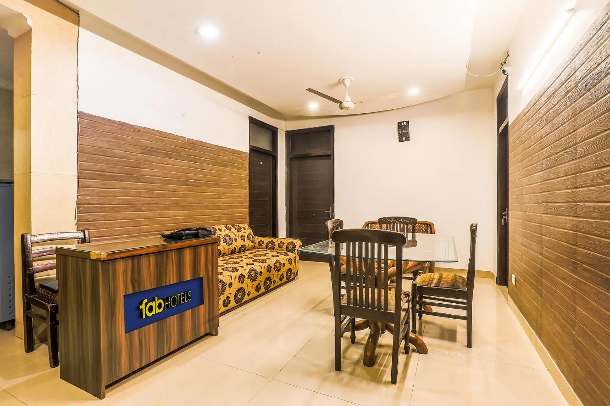 Lobby or reception in FabExpress Hemkunt Mansion