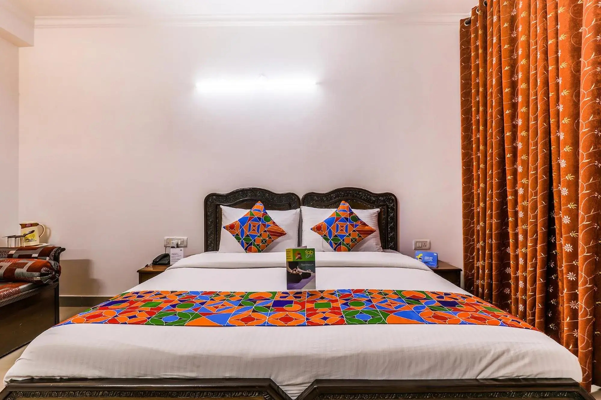 TV and multimedia, Bed in FabExpress Hemkunt Mansion TV and multimedia, Bed in FabExpress Hemkunt Mansion