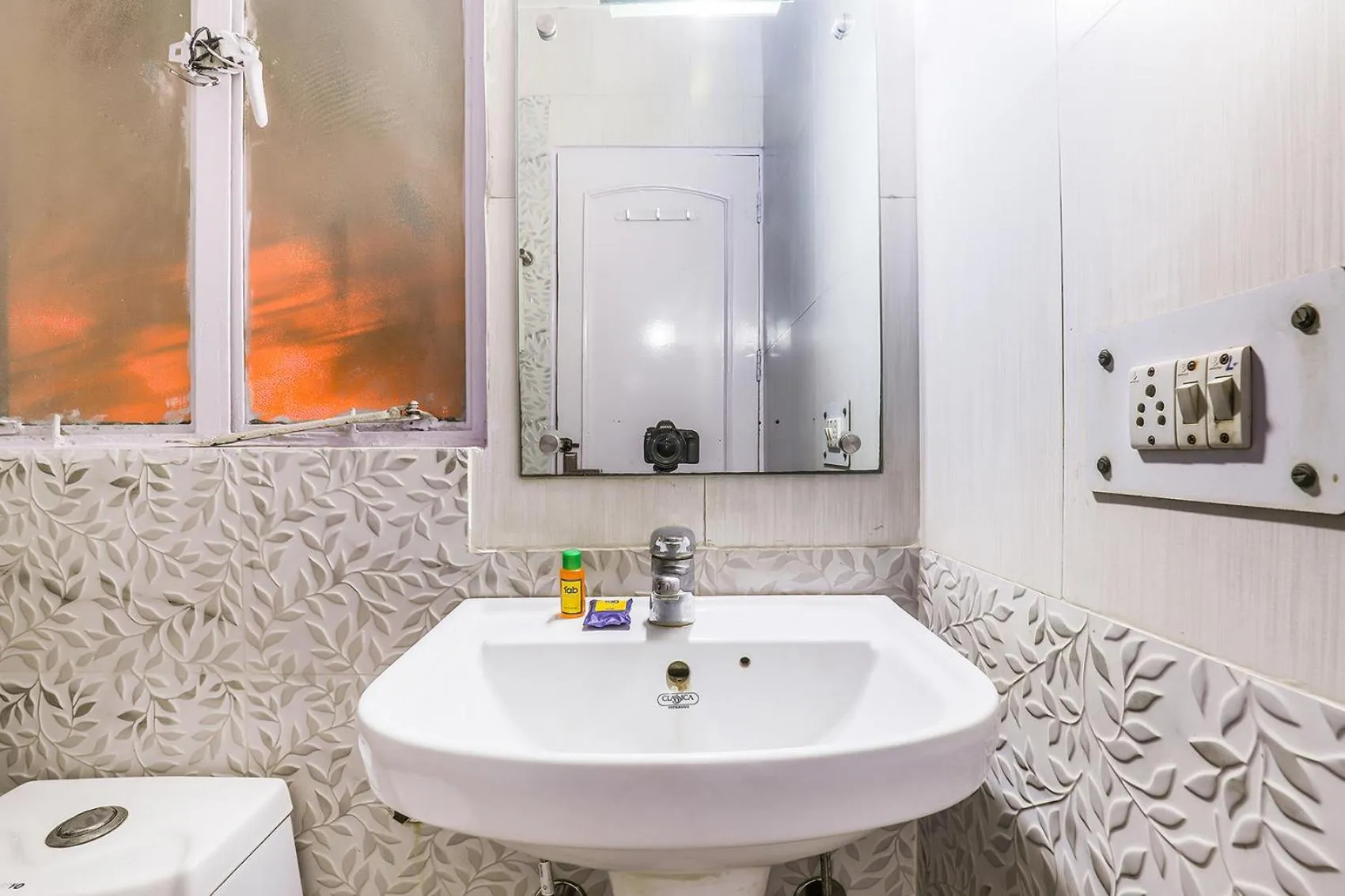 Bathroom in FabExpress Hemkunt Mansion