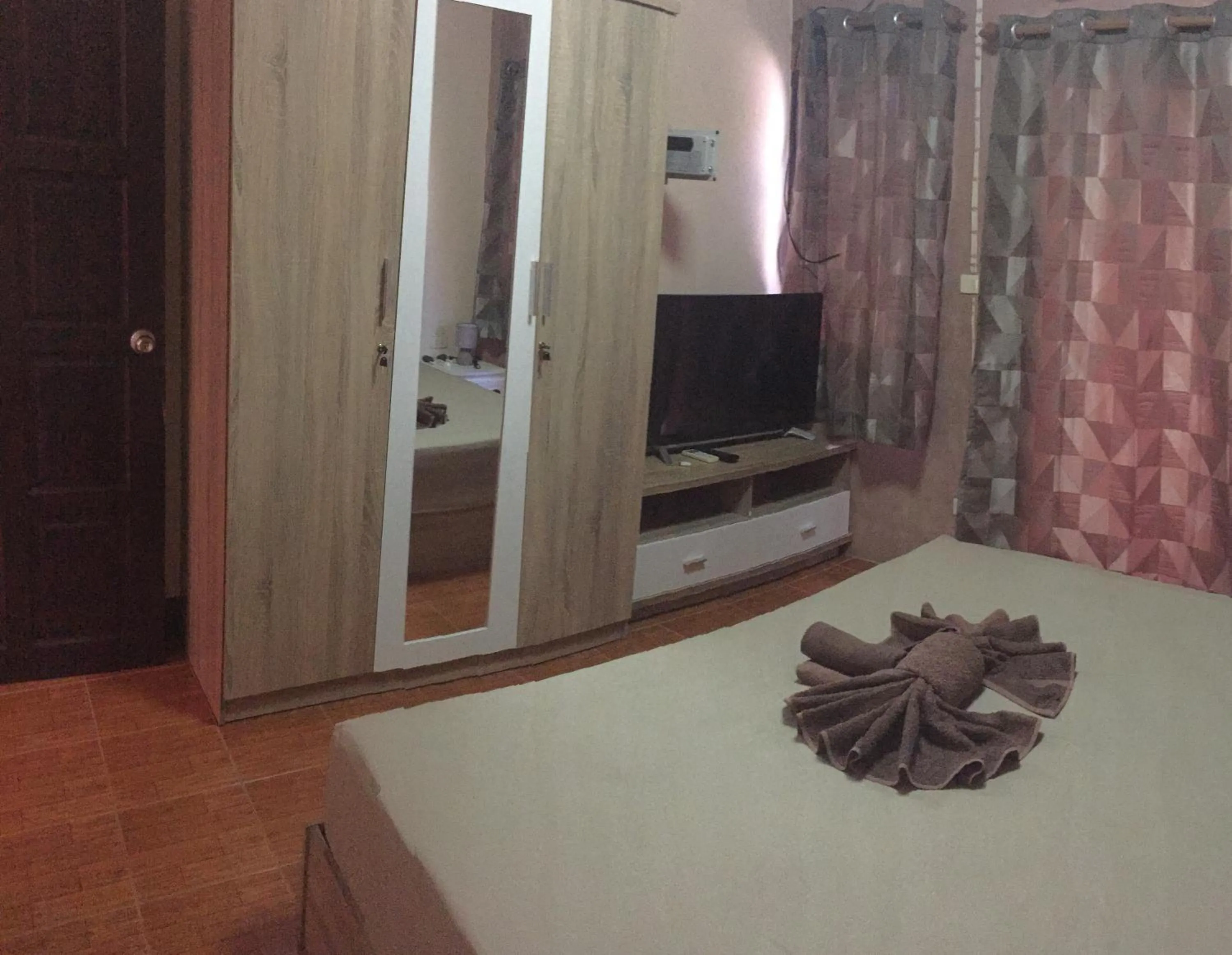 Bedroom, Bed in Villa Kamala Beach