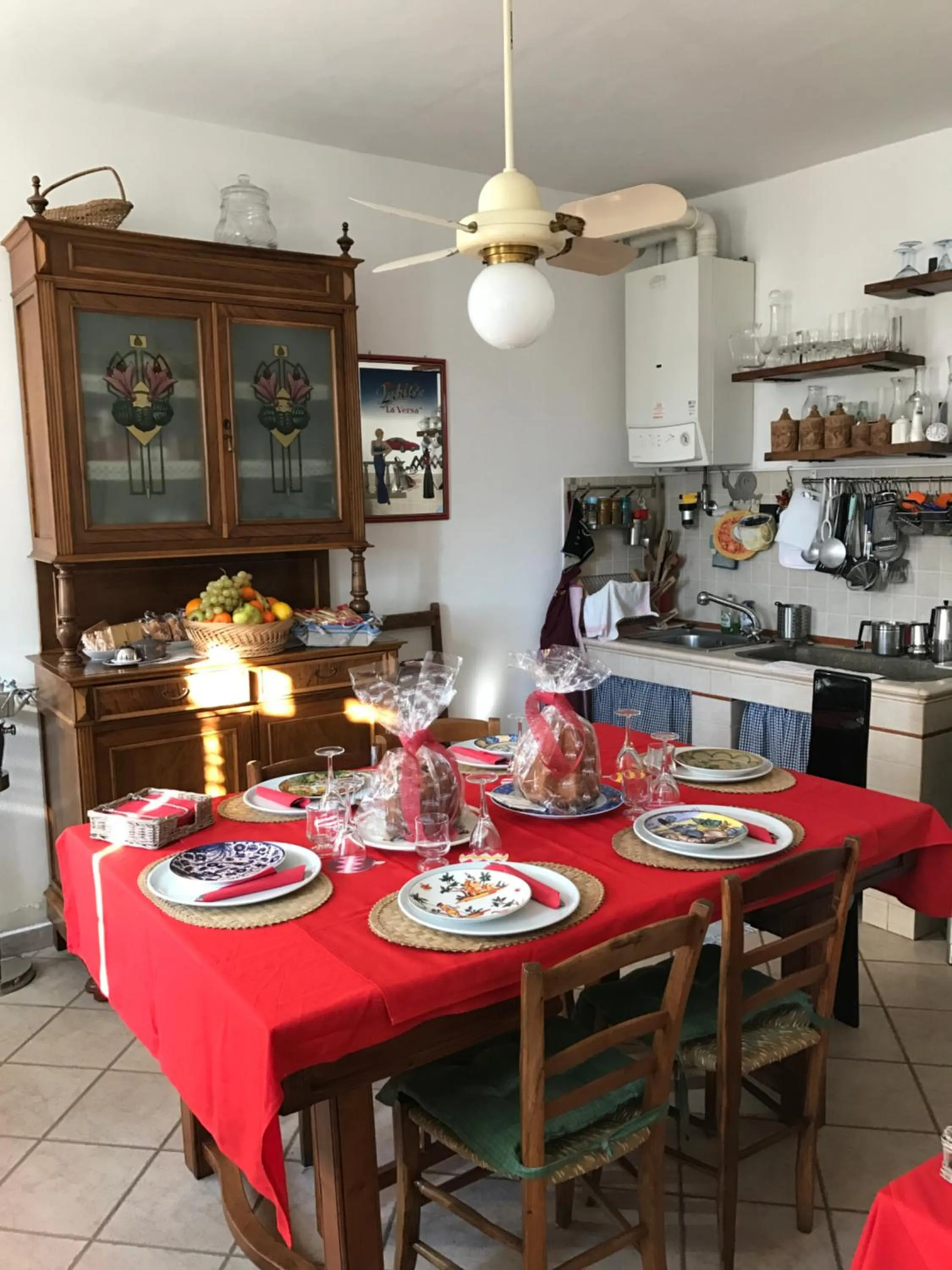 Dining area in La casa tra i vigneti
