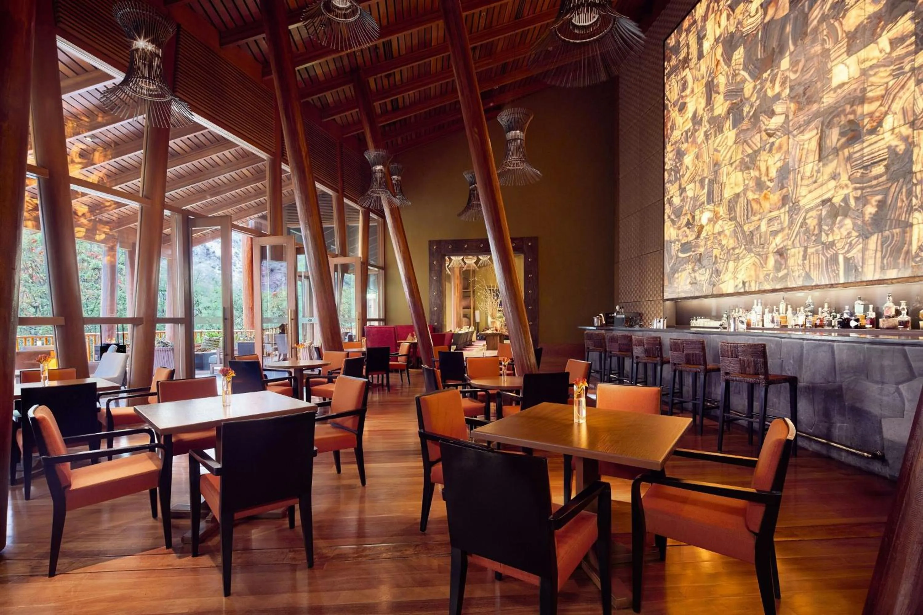 Lounge or bar in Tambo del Inka, a Luxury Collection Resort & Spa, Valle Sagrado