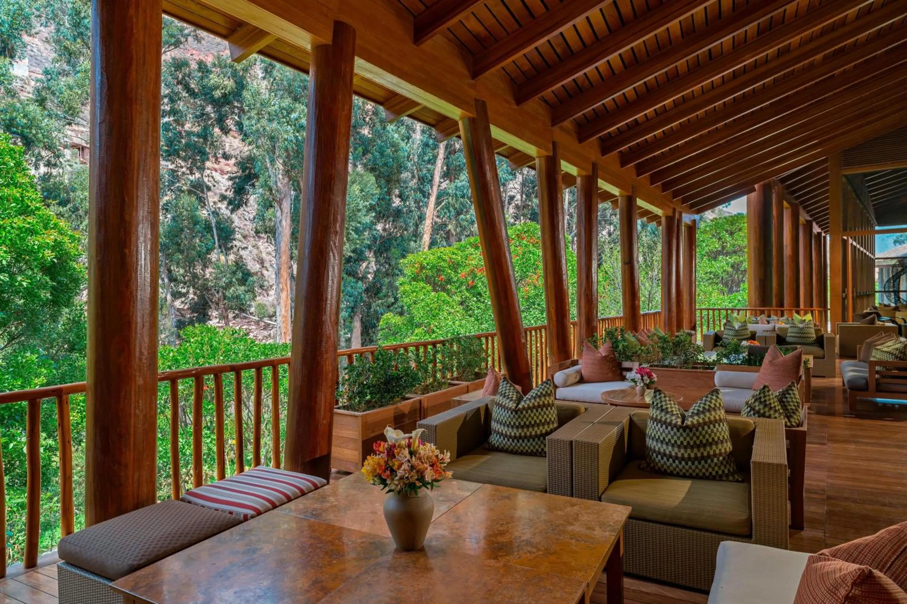 Lounge or bar in Tambo del Inka, a Luxury Collection Resort & Spa, Valle Sagrado