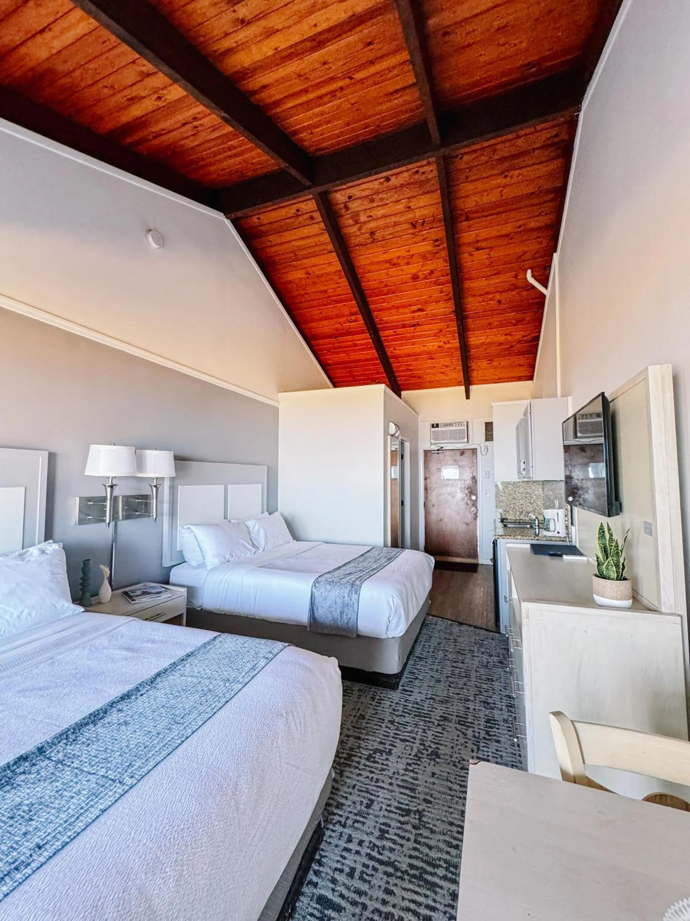 Bed in Royal Atlantic Beach Resort