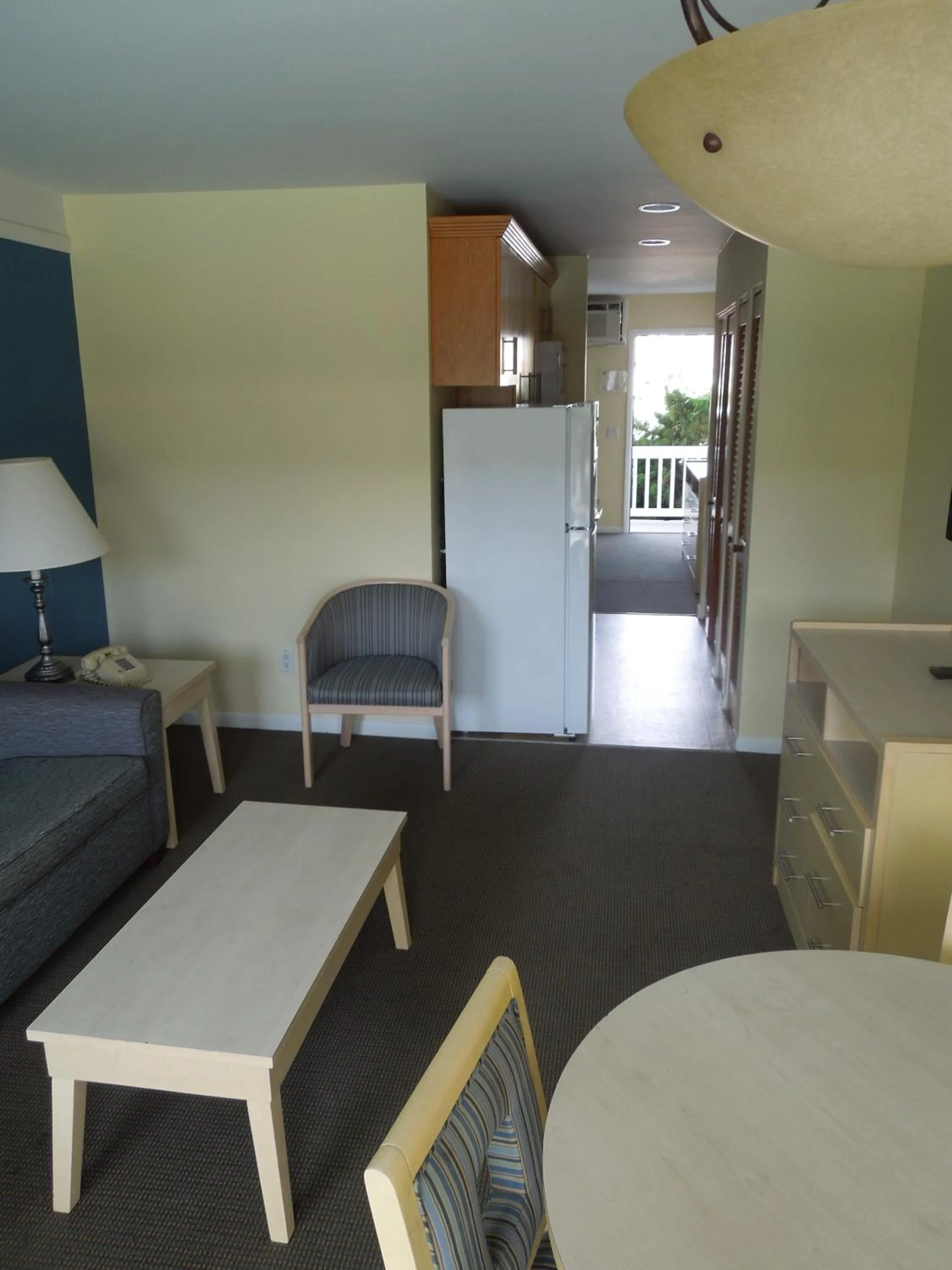 Living room, Bed in Royal Atlantic Beach Resort