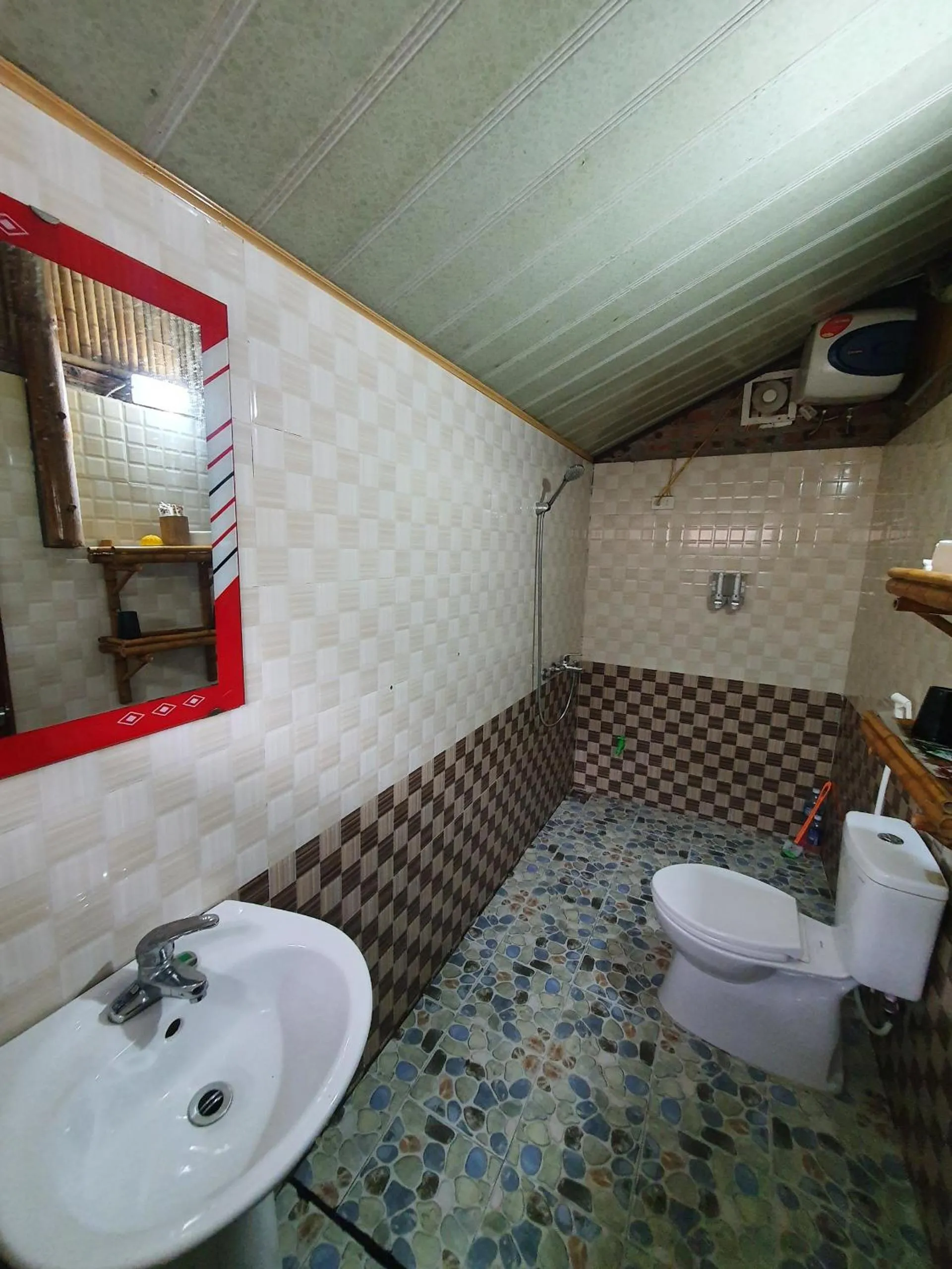 Bathroom in Ninh Binh Bamboo Farmstay