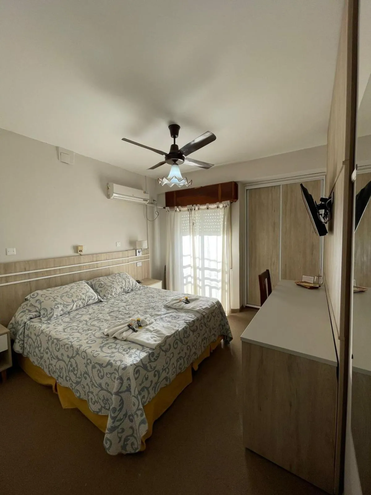 Hotel Dora