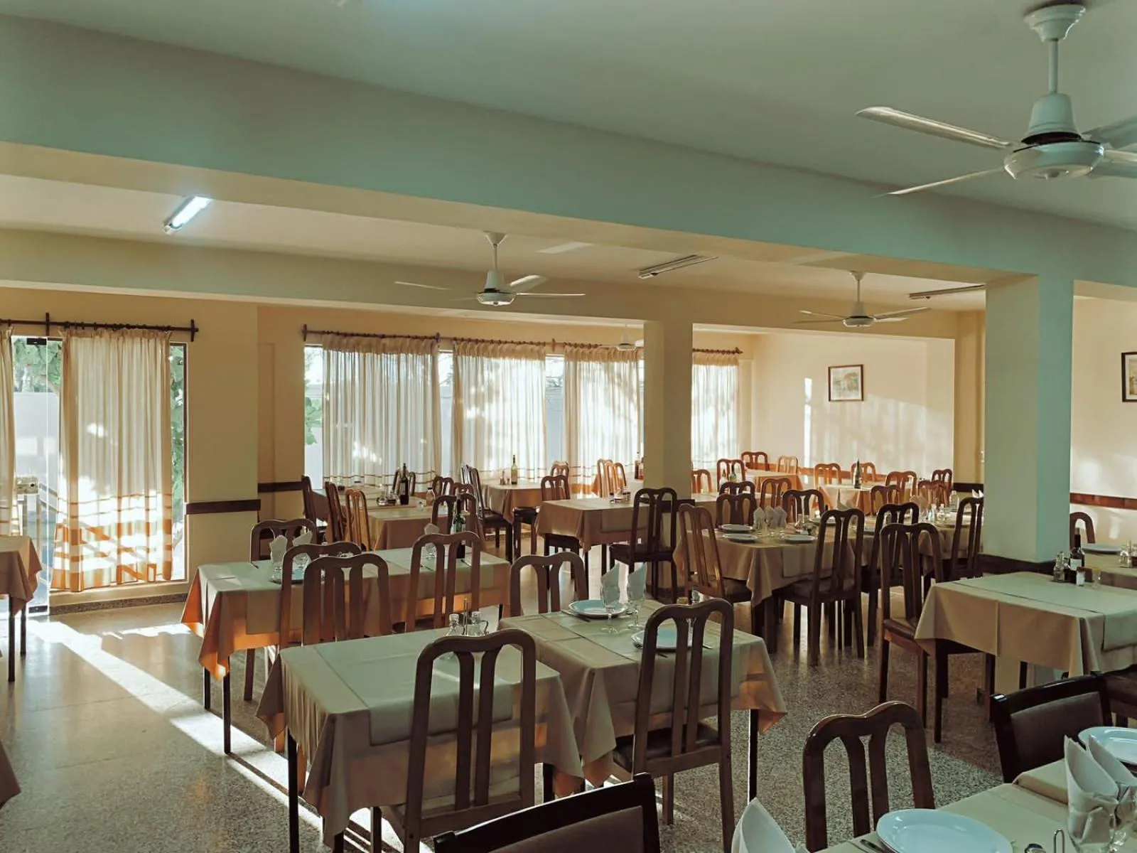 Hotel Dora