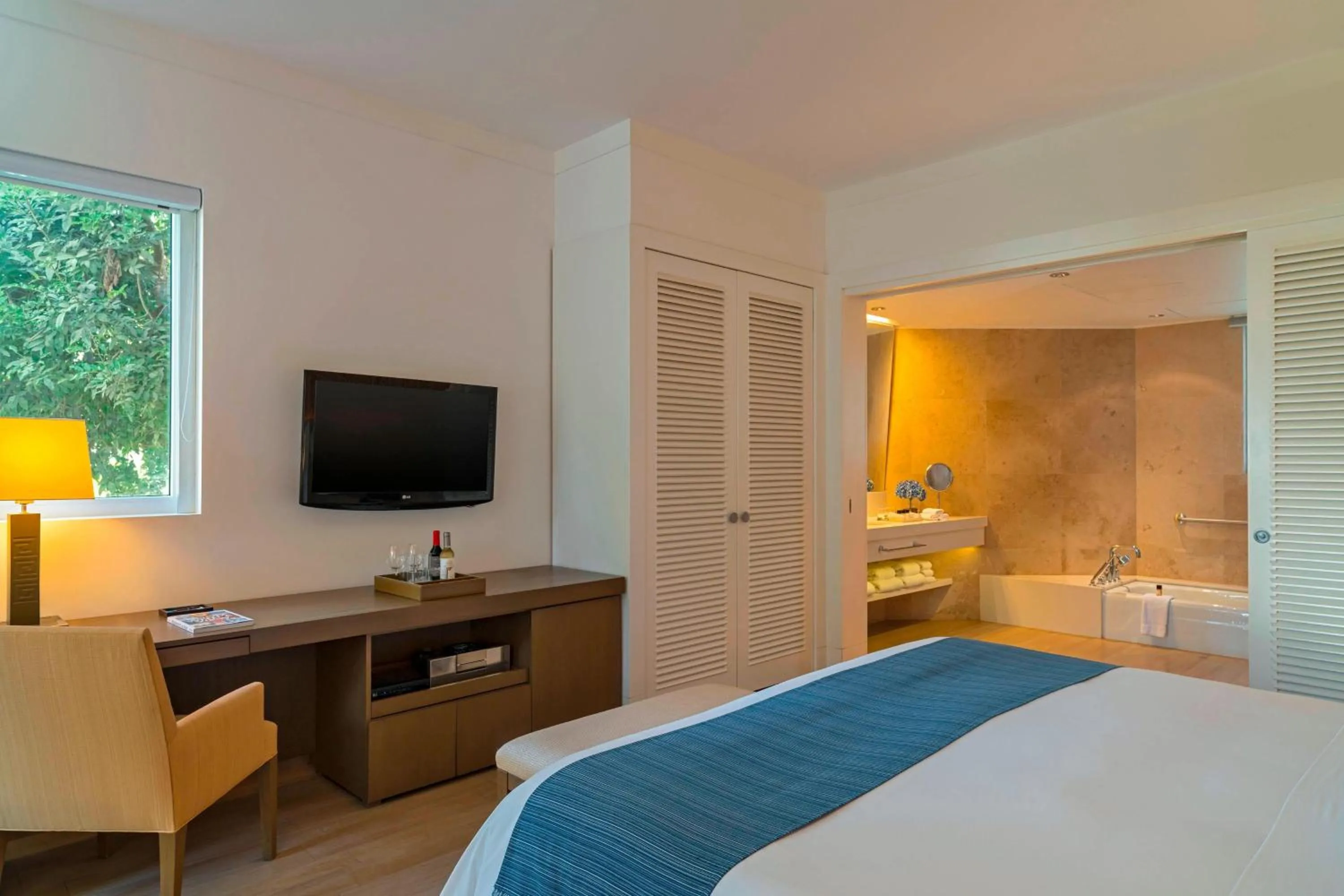 Photo of the whole room, Bed in Hotel Paracas, a Luxury Collection Resort, Paracas