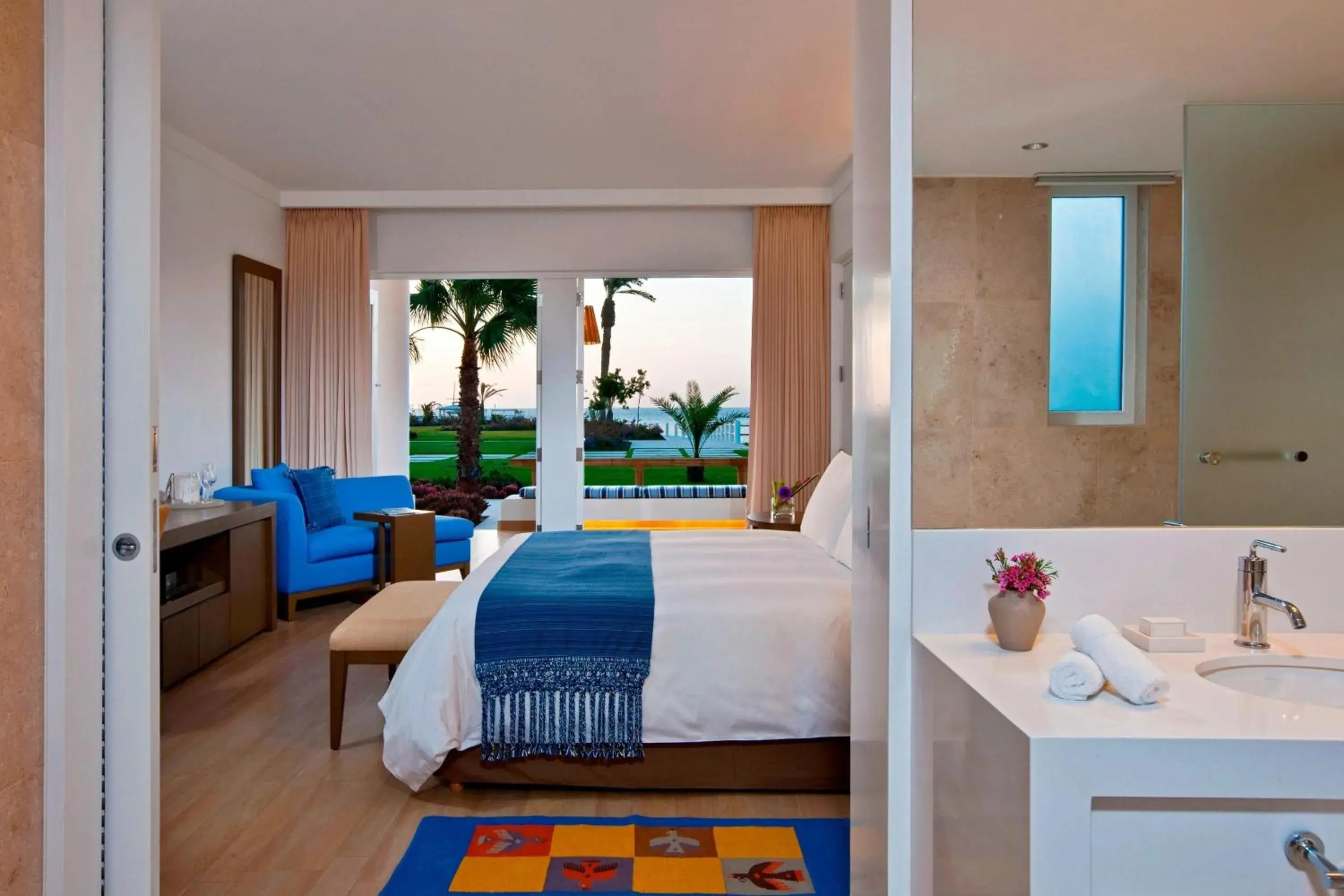 Deluxe Guest Room, 1 King, Oceanfront in Hotel Paracas, a Luxury Collection Resort, Paracas Deluxe Guest Room, 1 King, Oceanfront in Hotel Paracas, a Luxury Collection Resort, Paracas