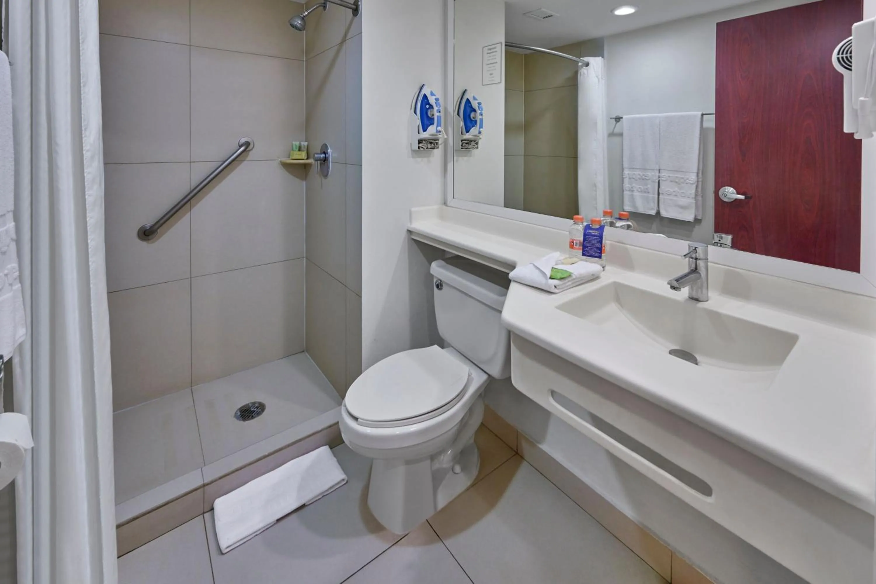 Bathroom in City Express by Marriott Lazaro Cardenas