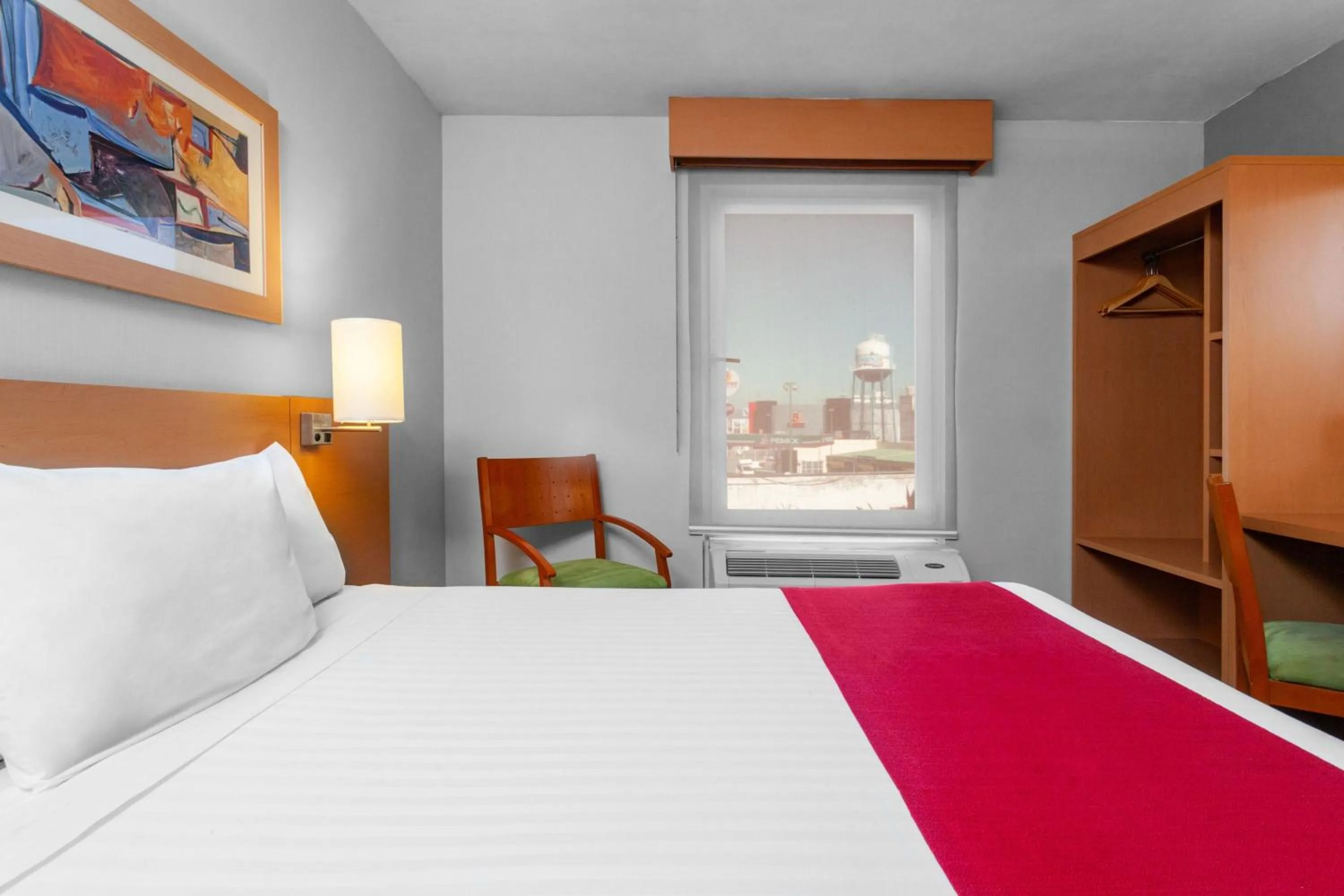 Photo of the whole room, Bed in City Express by Marriott Celaya Parque