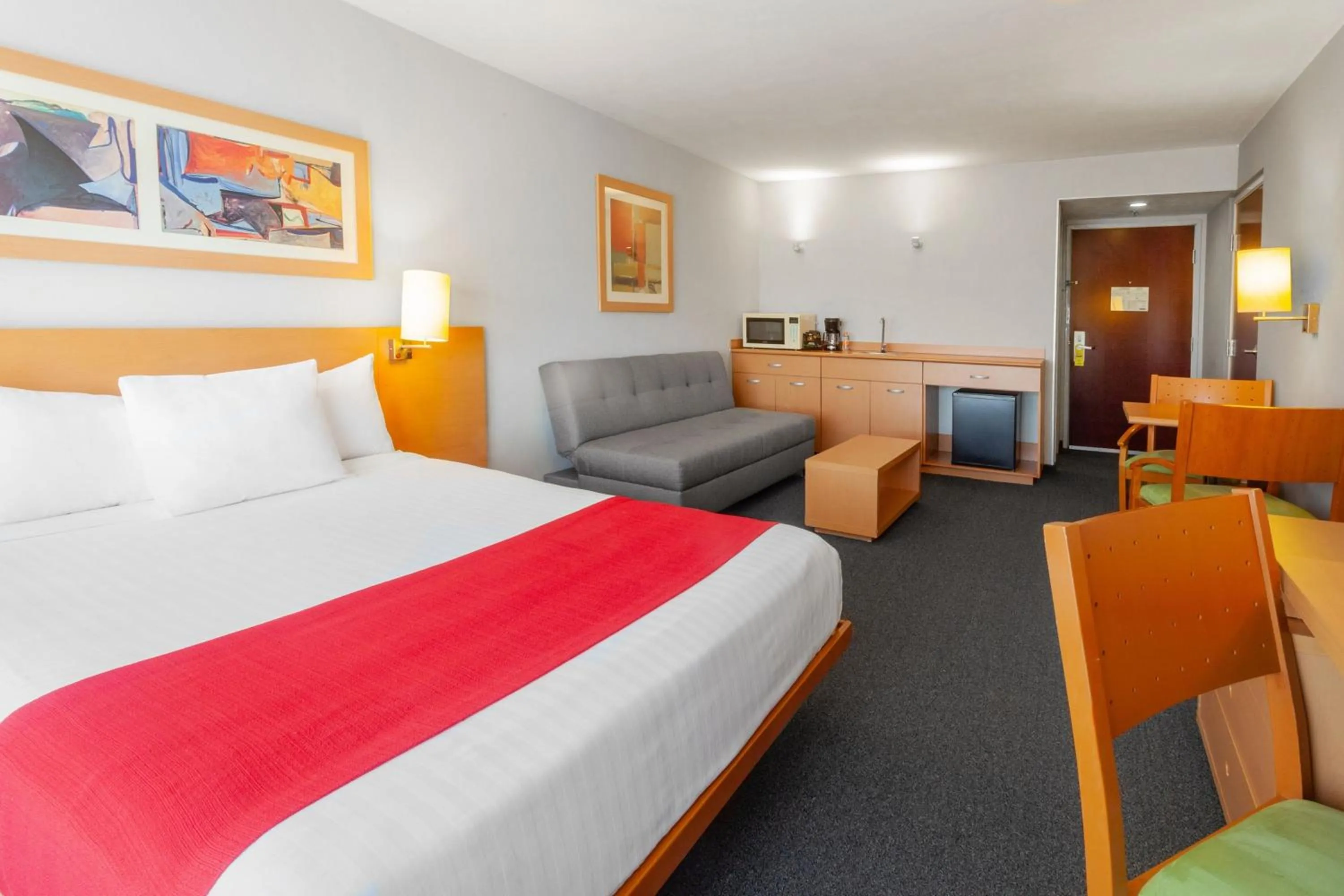 Photo of the whole room, Bed in City Express by Marriott Celaya Parque