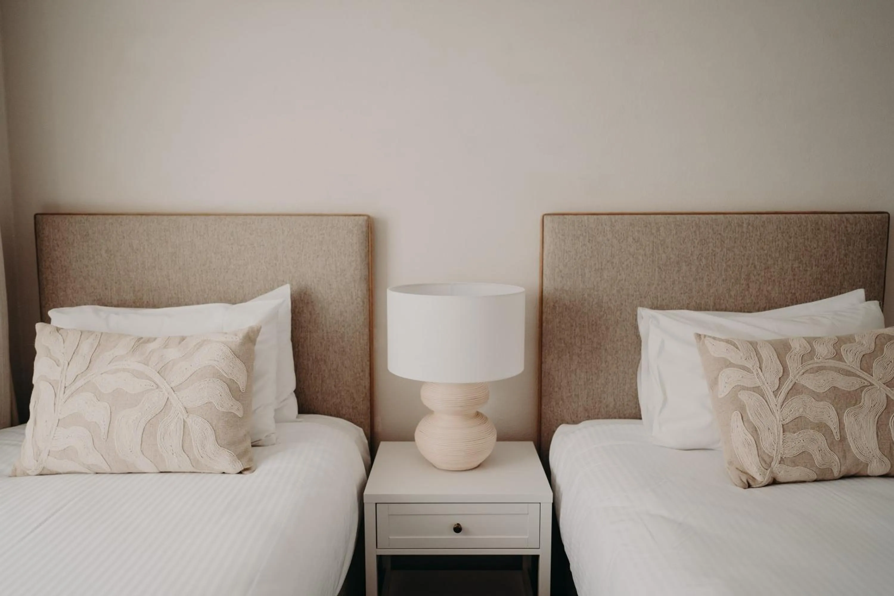 Bed in Albany Motel & Apartments