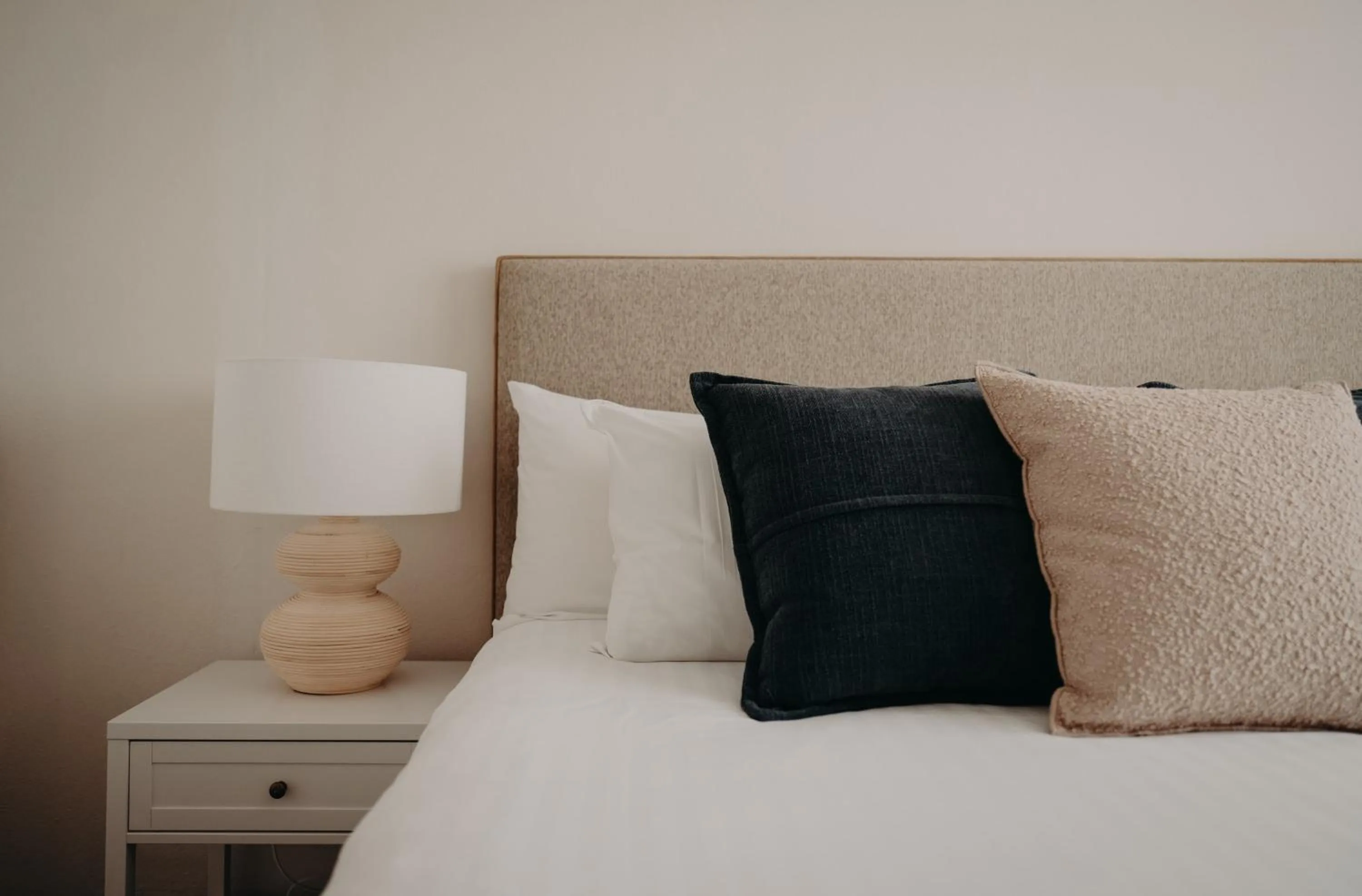 Bed in Albany Motel & Apartments