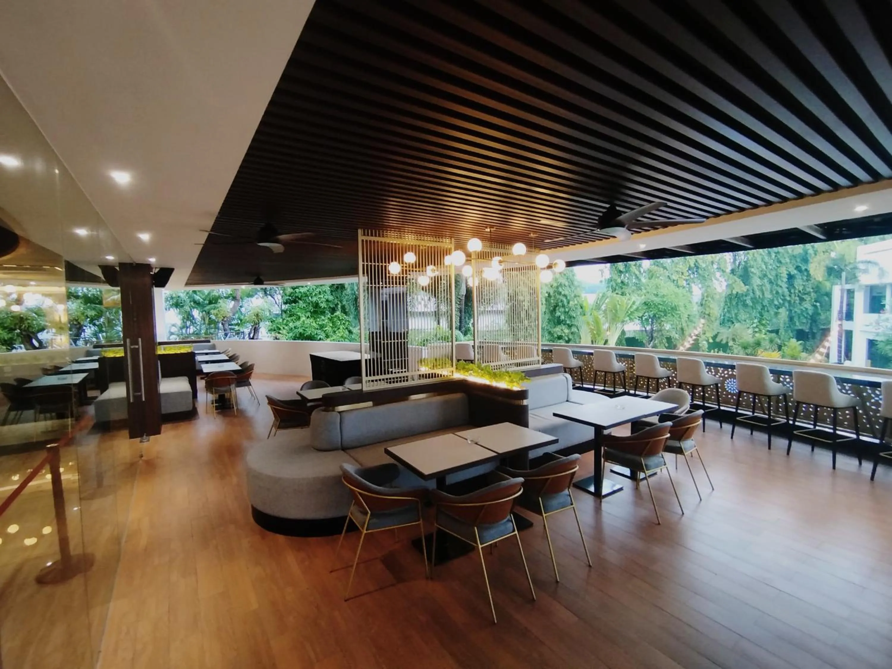 Restaurant/places to eat in The Sun Hotel Sidoarjo