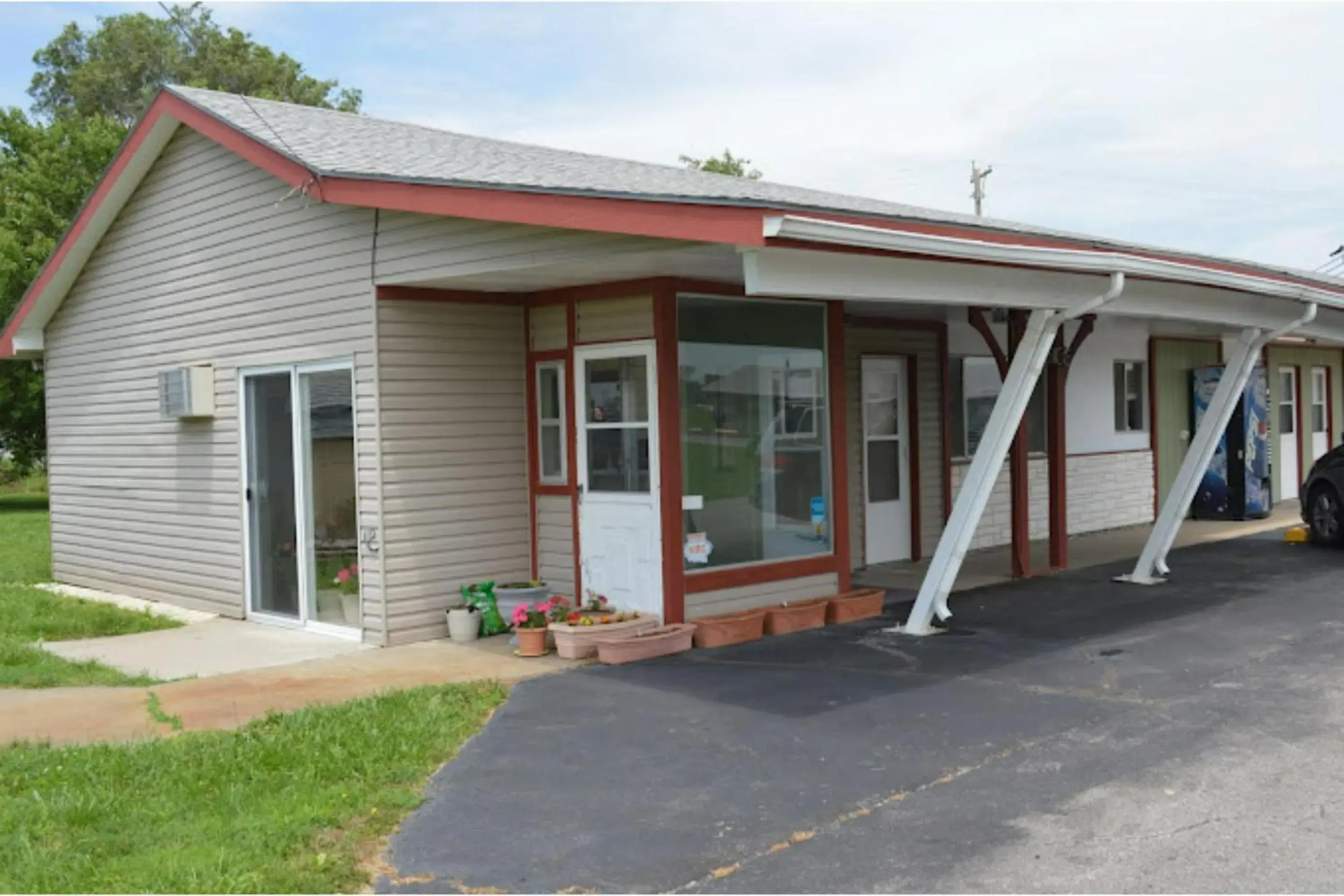 Property building in Capri Motel By OYO Elwood, Wathena Property building in Capri Motel By OYO Elwood, Wathena