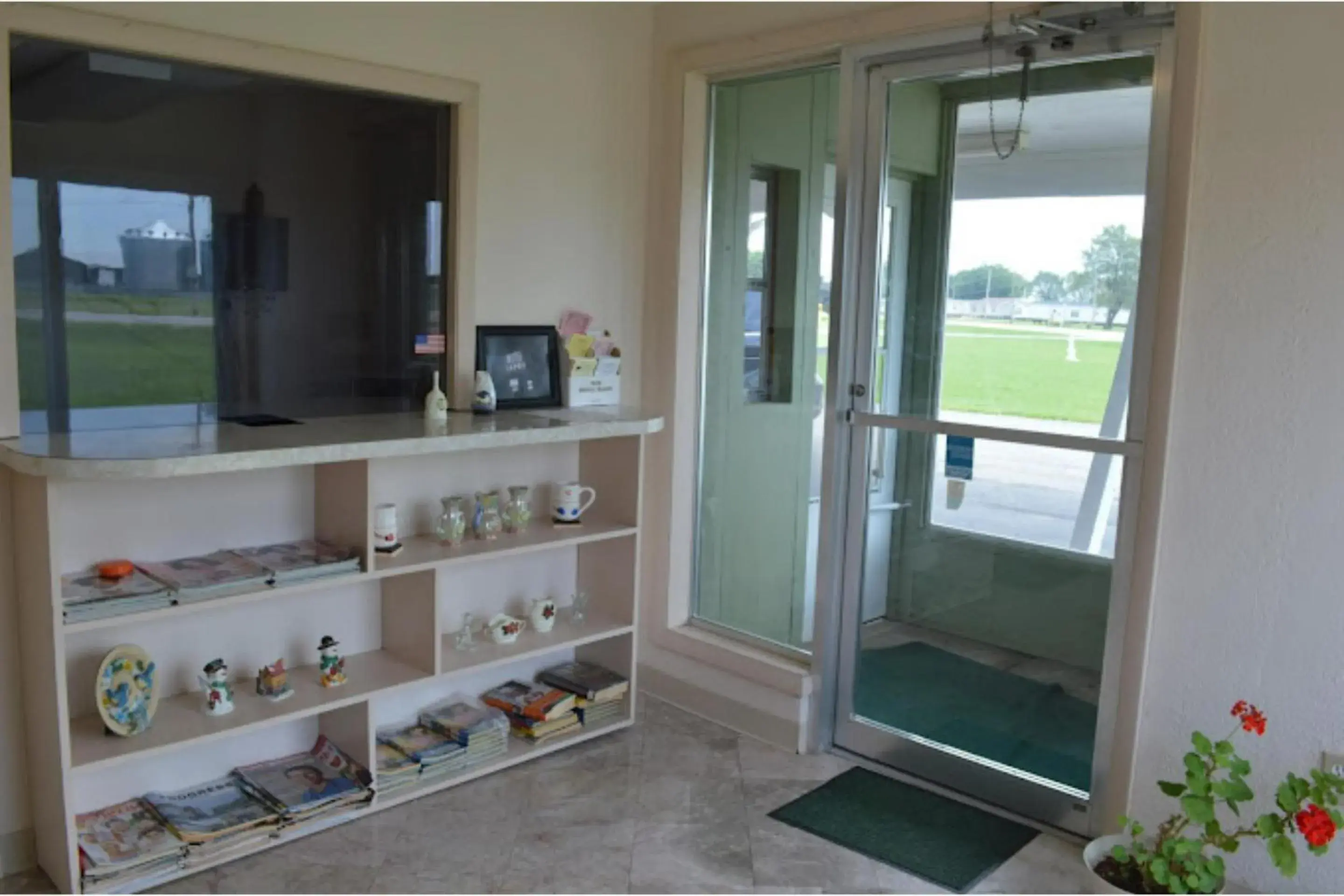 Lobby or reception in Capri Motel By OYO Elwood, Wathena Lobby or reception in Capri Motel By OYO Elwood, Wathena