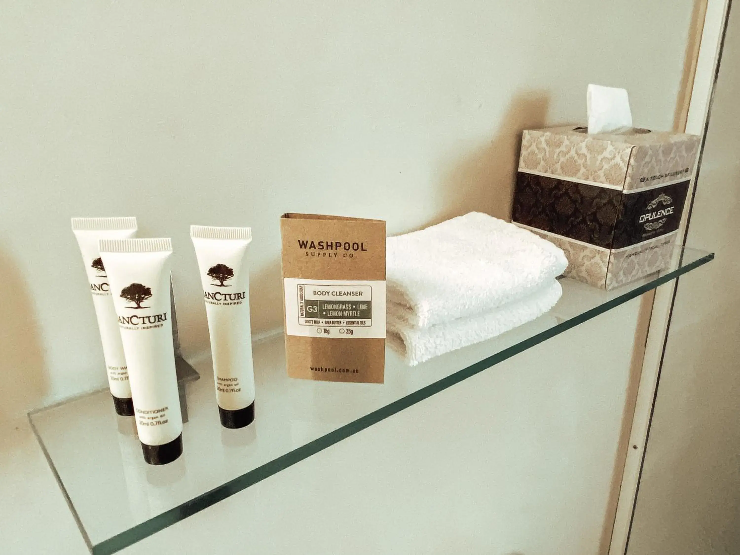 Bathroom in High Street Motor Inn & Steakhouse Bathroom in High Street Motor Inn & Steakhouse