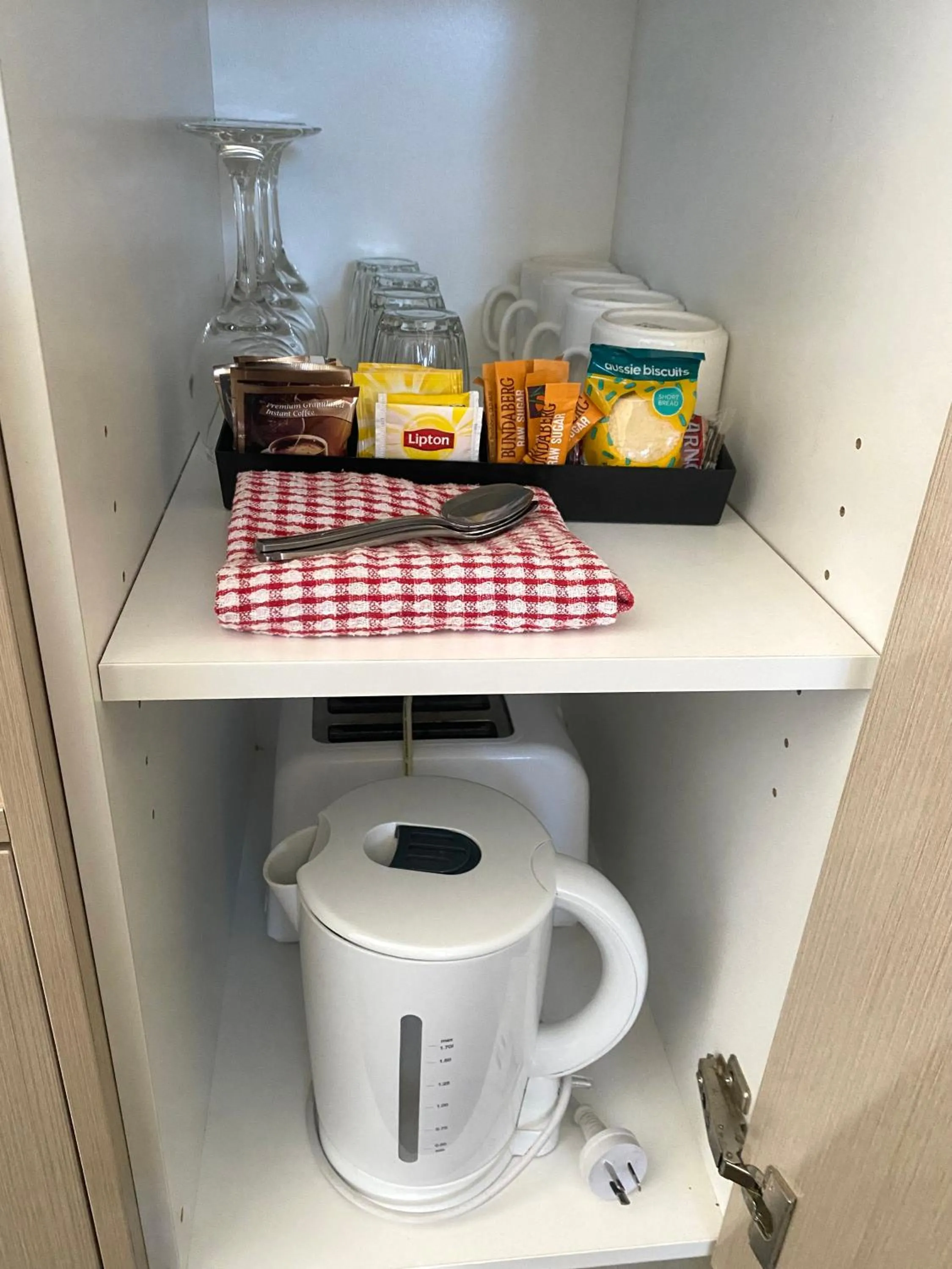 Coffee/tea facilities in High Street Motor Inn