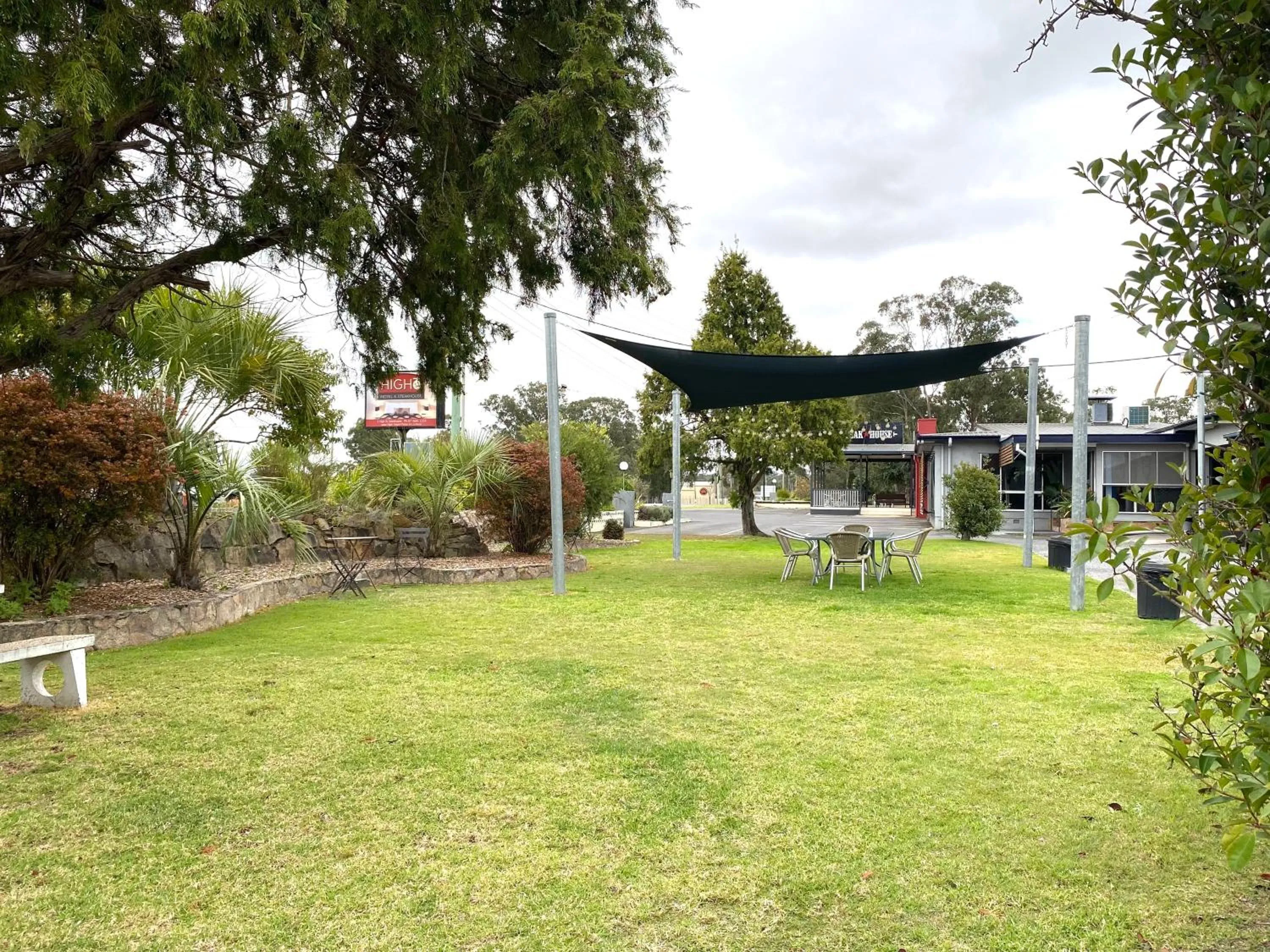 Property building in High Street Motor Inn