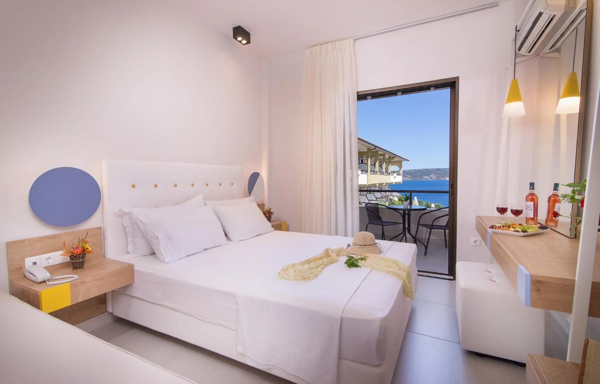 Bedroom, Bed in Sun Rise Hotel